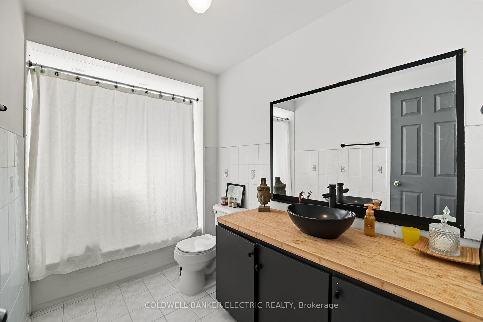 Photo 38 of 50 Leach Drive, Ajax, South East — HOMEH