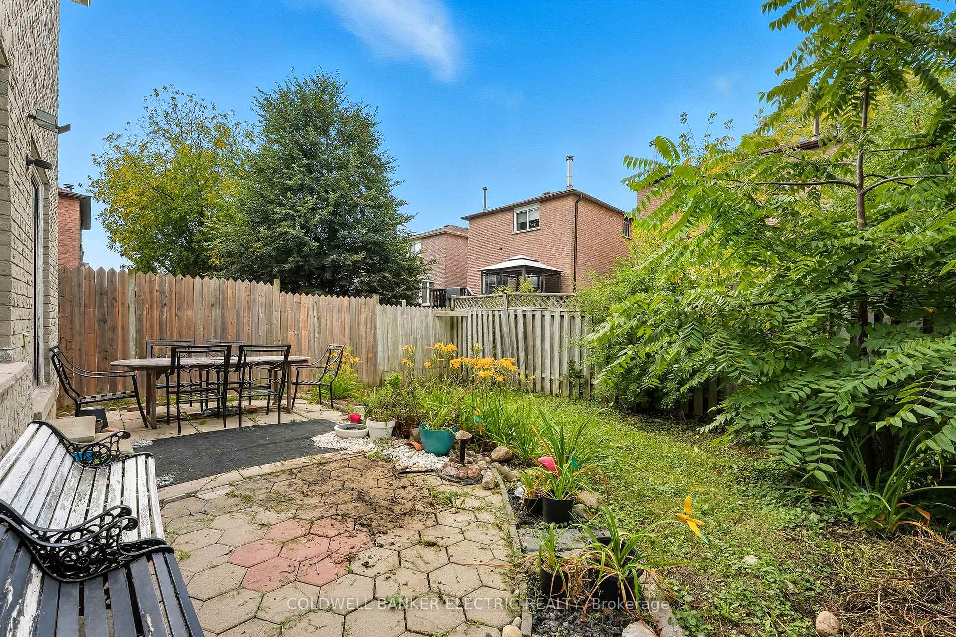 Photo 44 of 50 Leach Drive, Ajax, South East — HOMEH