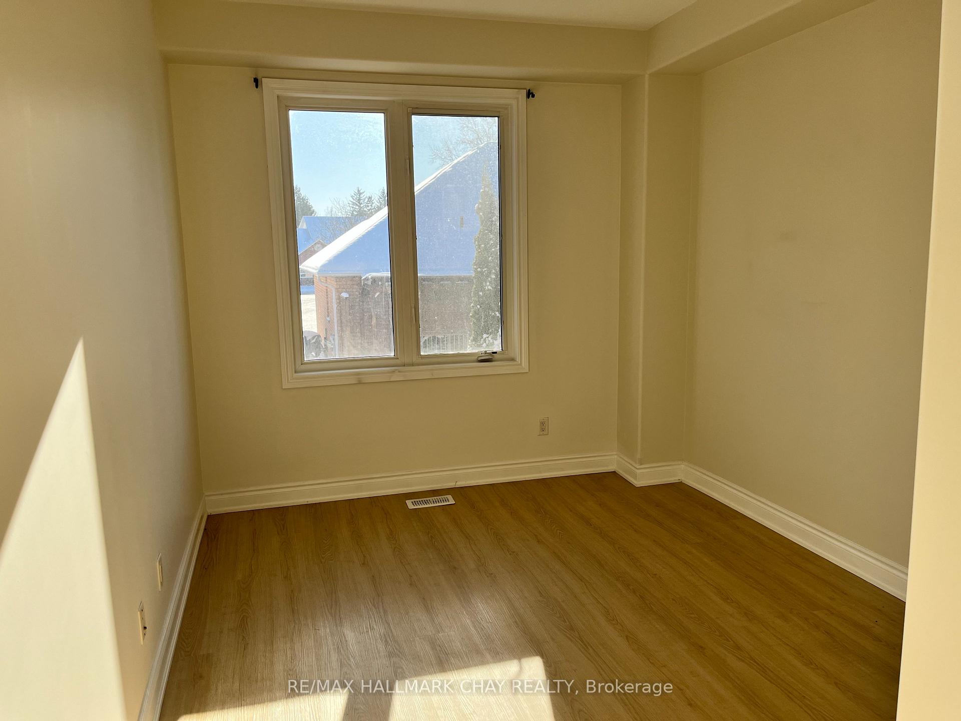 Photo 4 of Unit 2, 125 Huronia Road, Barrie, Painswick North — HOMEH