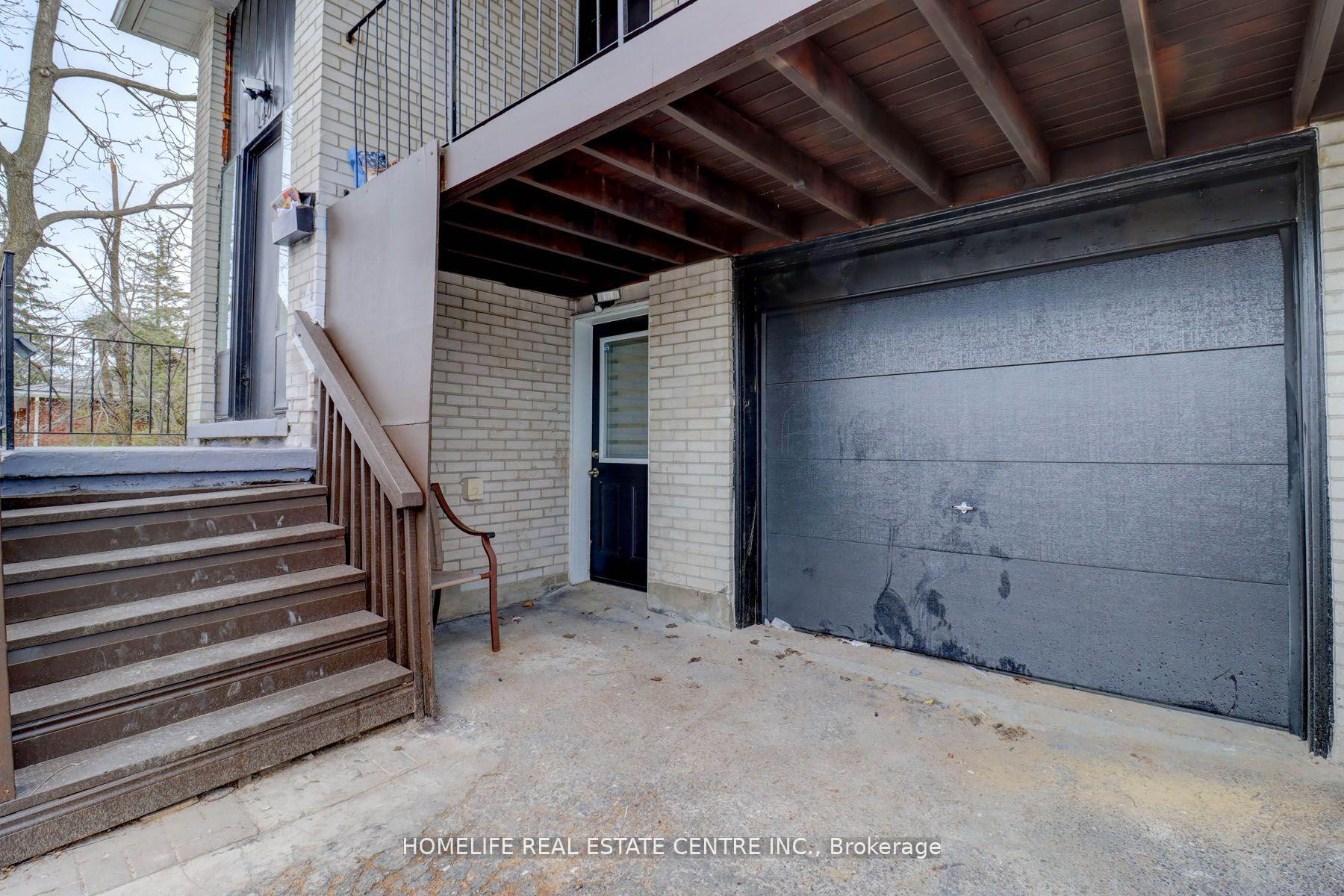 Photo 4 of 240 Bayfield Street, Barrie, Queen's Park — HOMEH