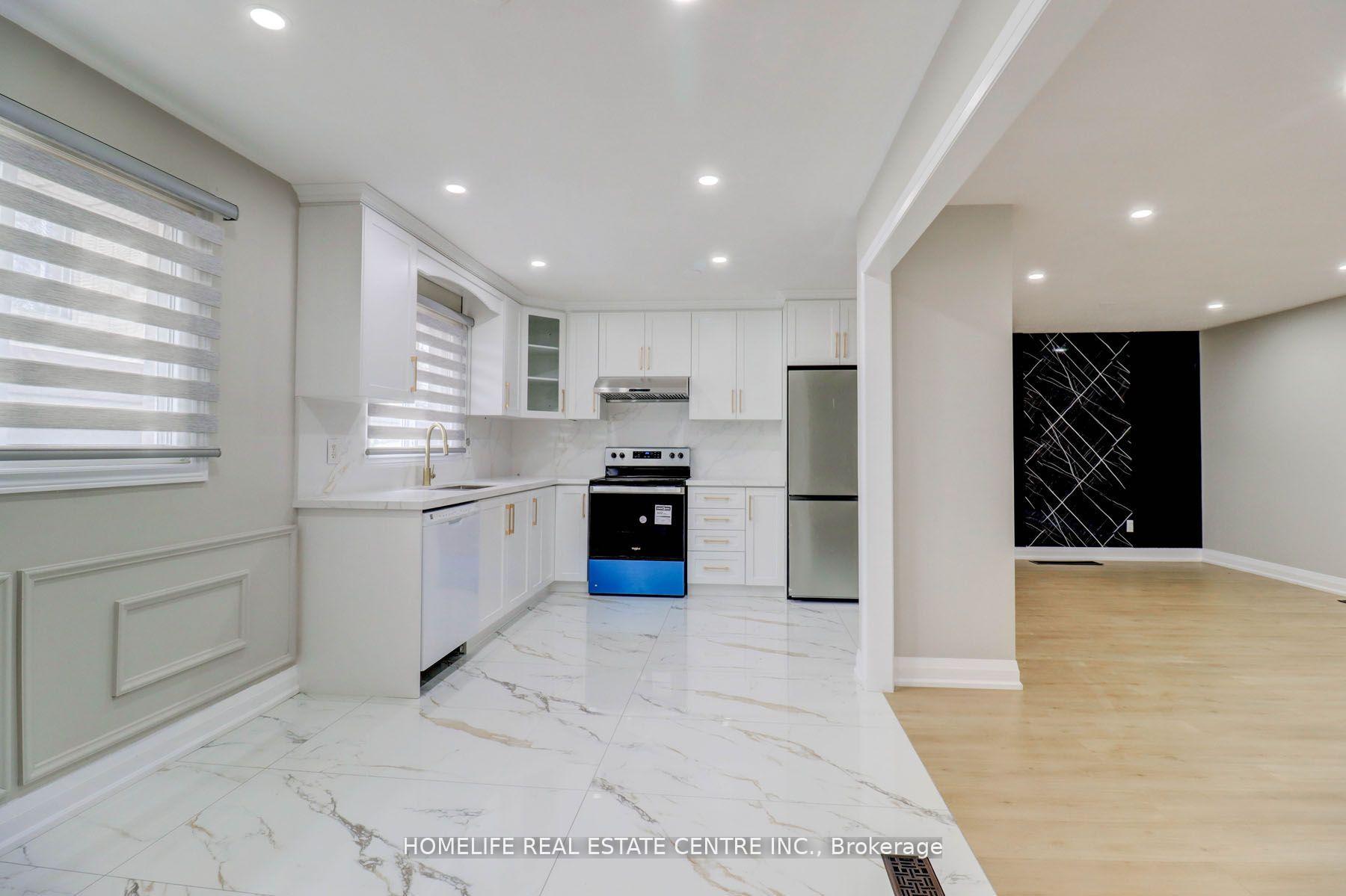 Photo 8 of 240 Bayfield Street, Barrie, Queen's Park — HOMEH