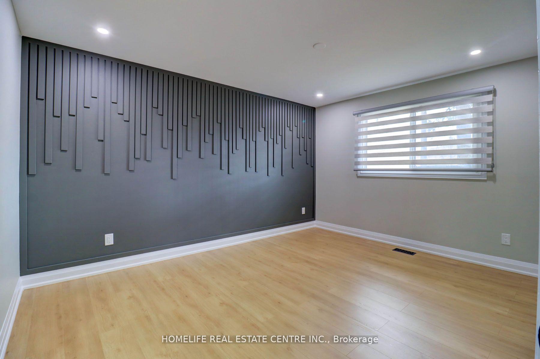Photo 18 of 240 Bayfield Street, Barrie, Queen's Park — HOMEH