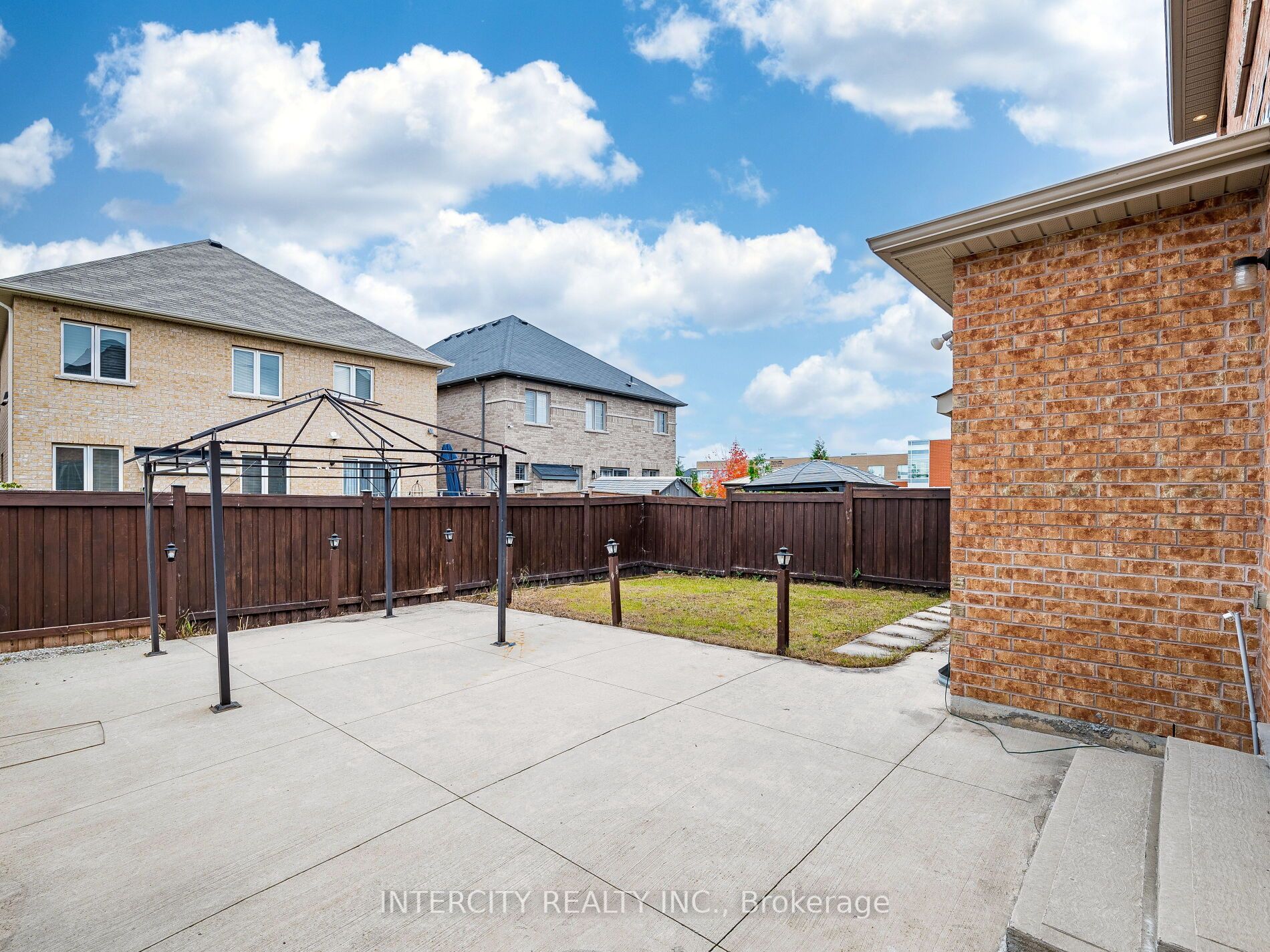 Photo 100 of 27 Exton Road, Brampton, Credit Valley — HOMEH