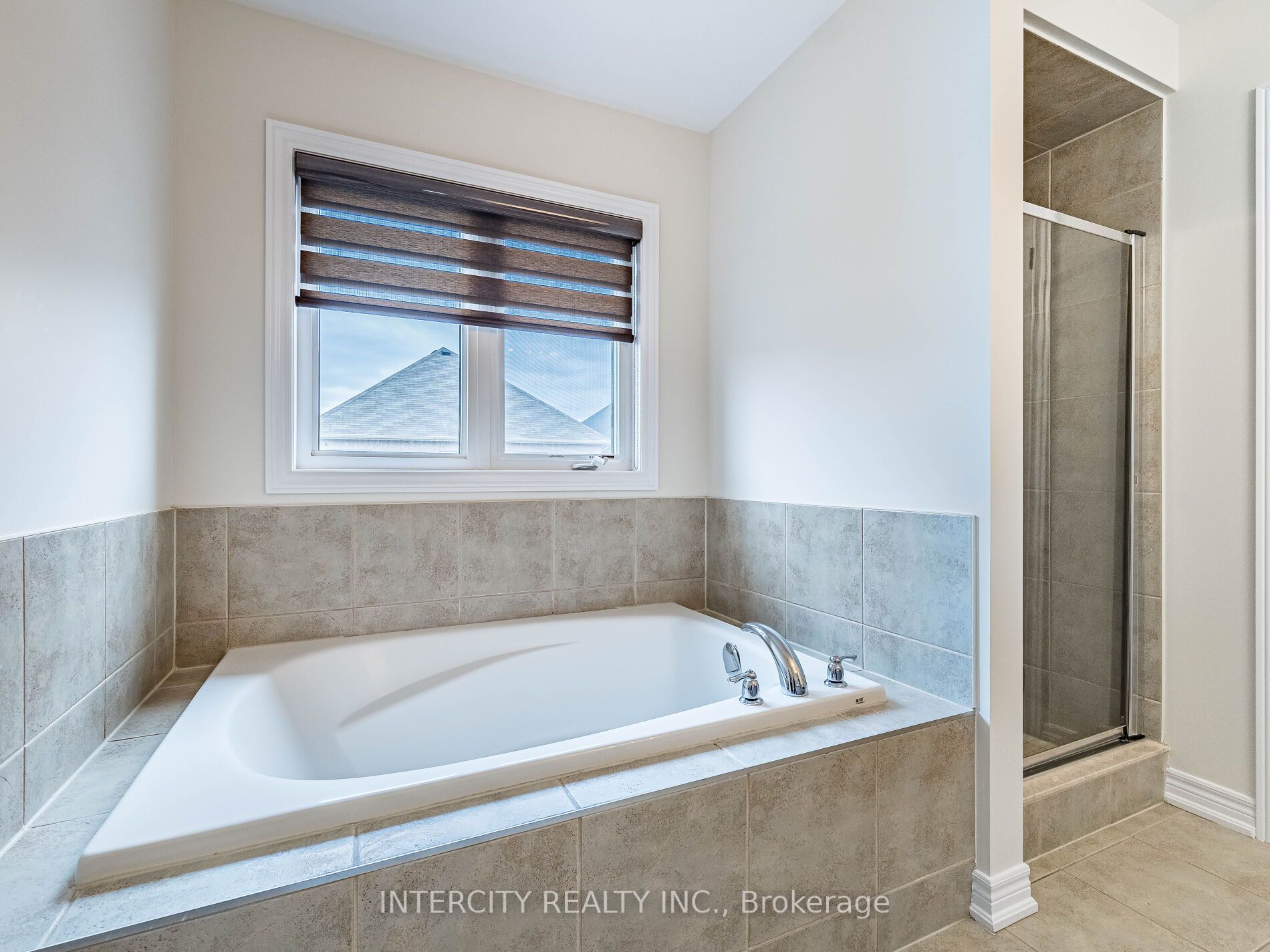 Photo 76 of 27 Exton Road, Brampton, Credit Valley — HOMEH