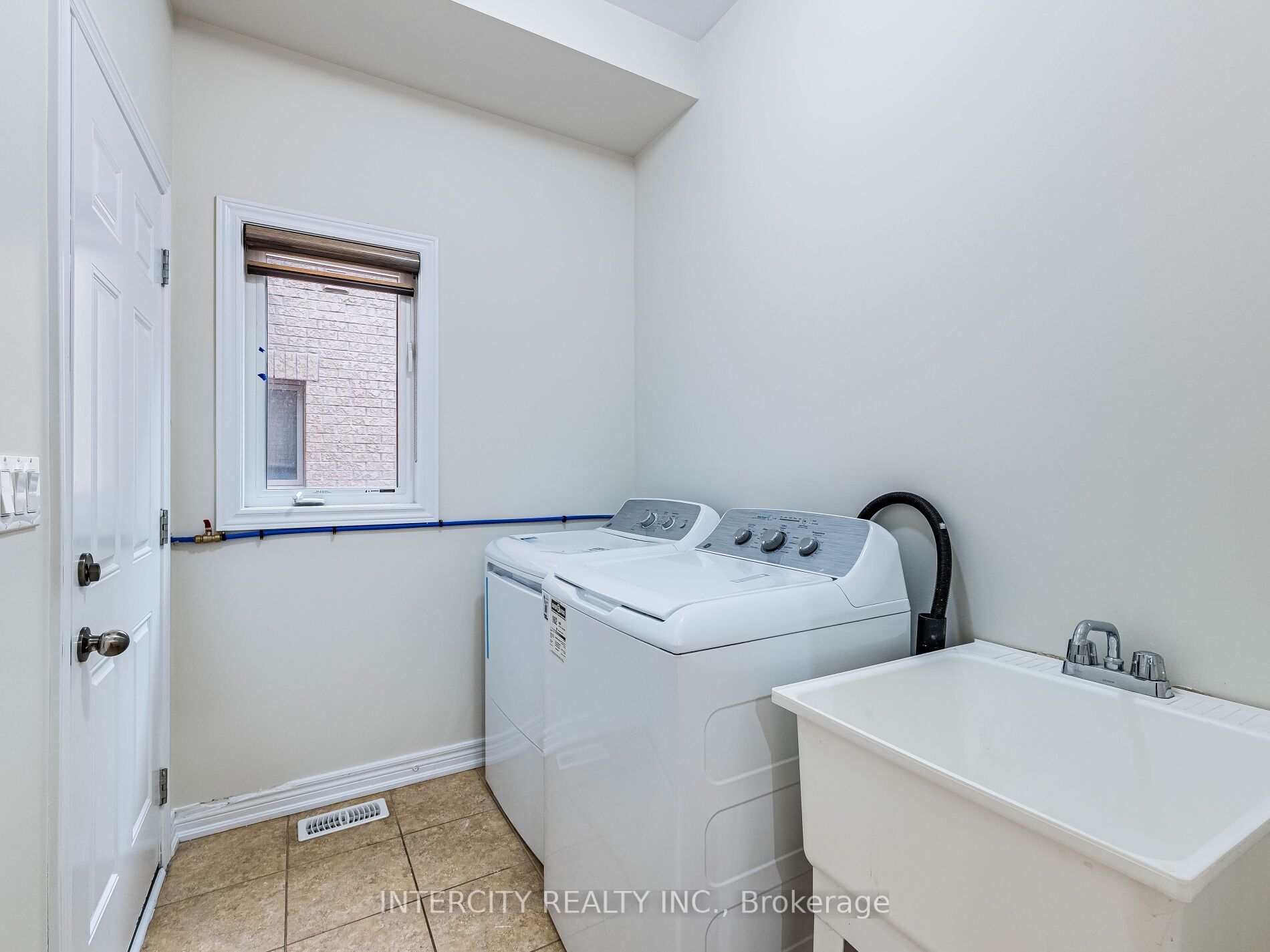 Photo 70 of 27 Exton Road, Brampton, Credit Valley — HOMEH