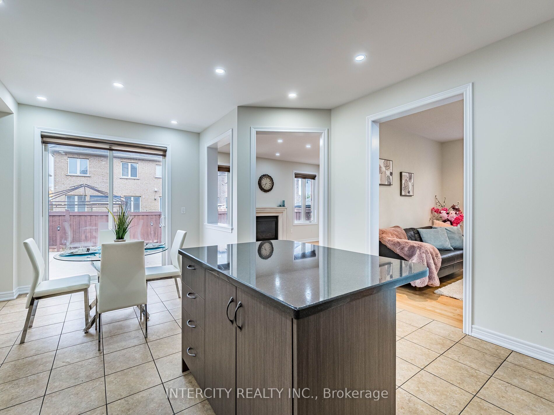 Photo 64 of 27 Exton Road, Brampton, Credit Valley — HOMEH