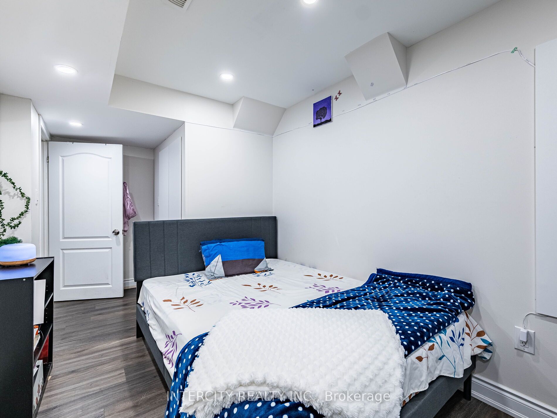 Photo 93 of 27 Exton Road, Brampton, Credit Valley — HOMEH