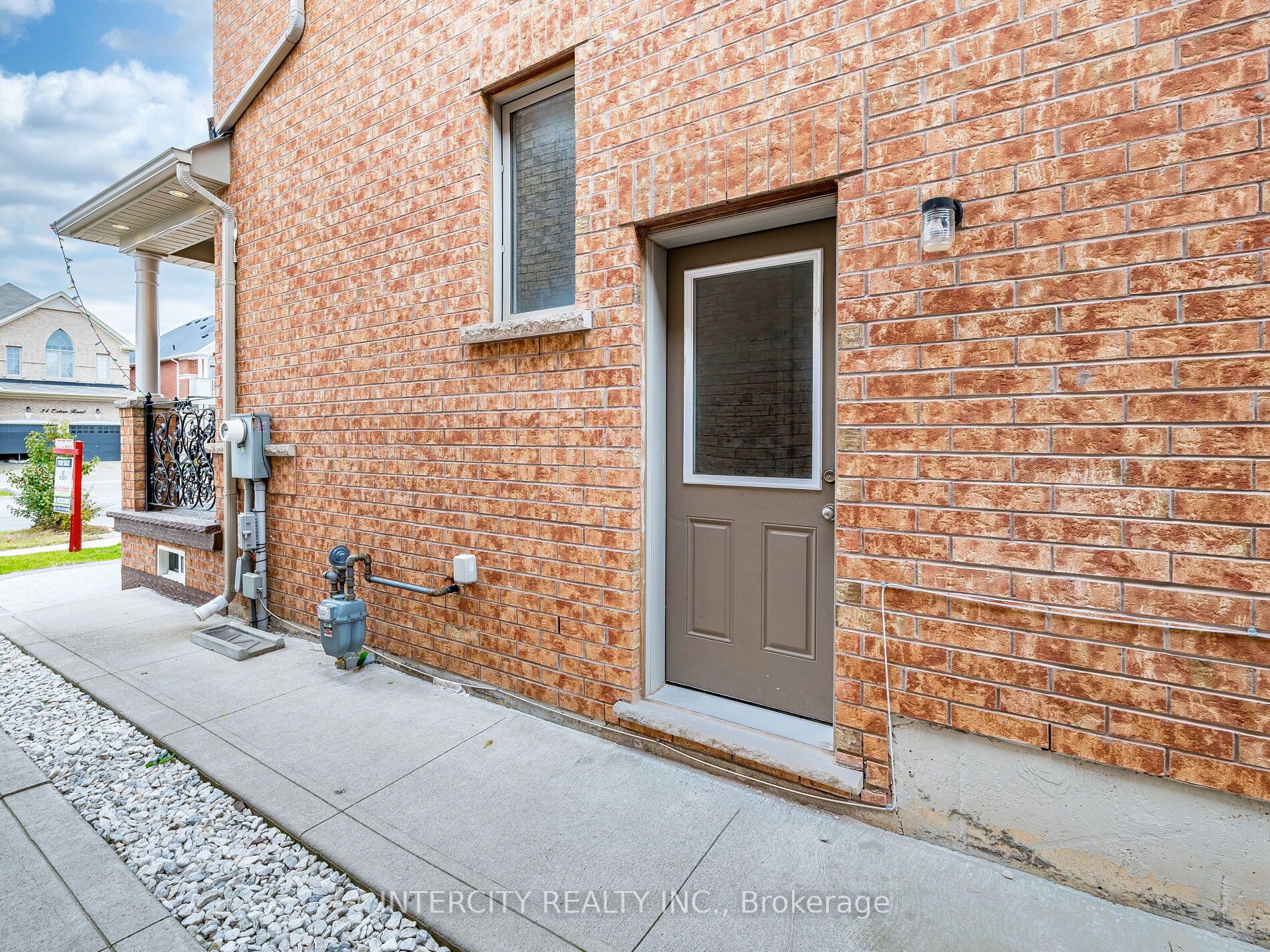 Photo 96 of 27 Exton Road, Brampton, Credit Valley — HOMEH