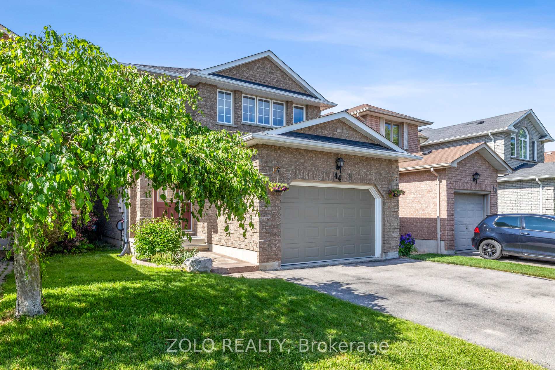 Photo 2 of 44 Stagemaster Crescent, Clarington, Courtice — HOMEH