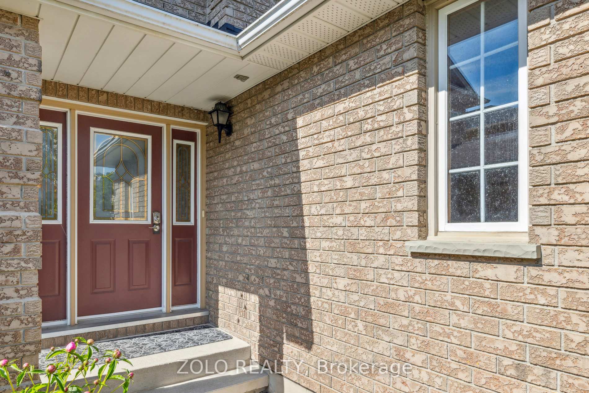 Photo 4 of 44 Stagemaster Crescent, Clarington, Courtice — HOMEH