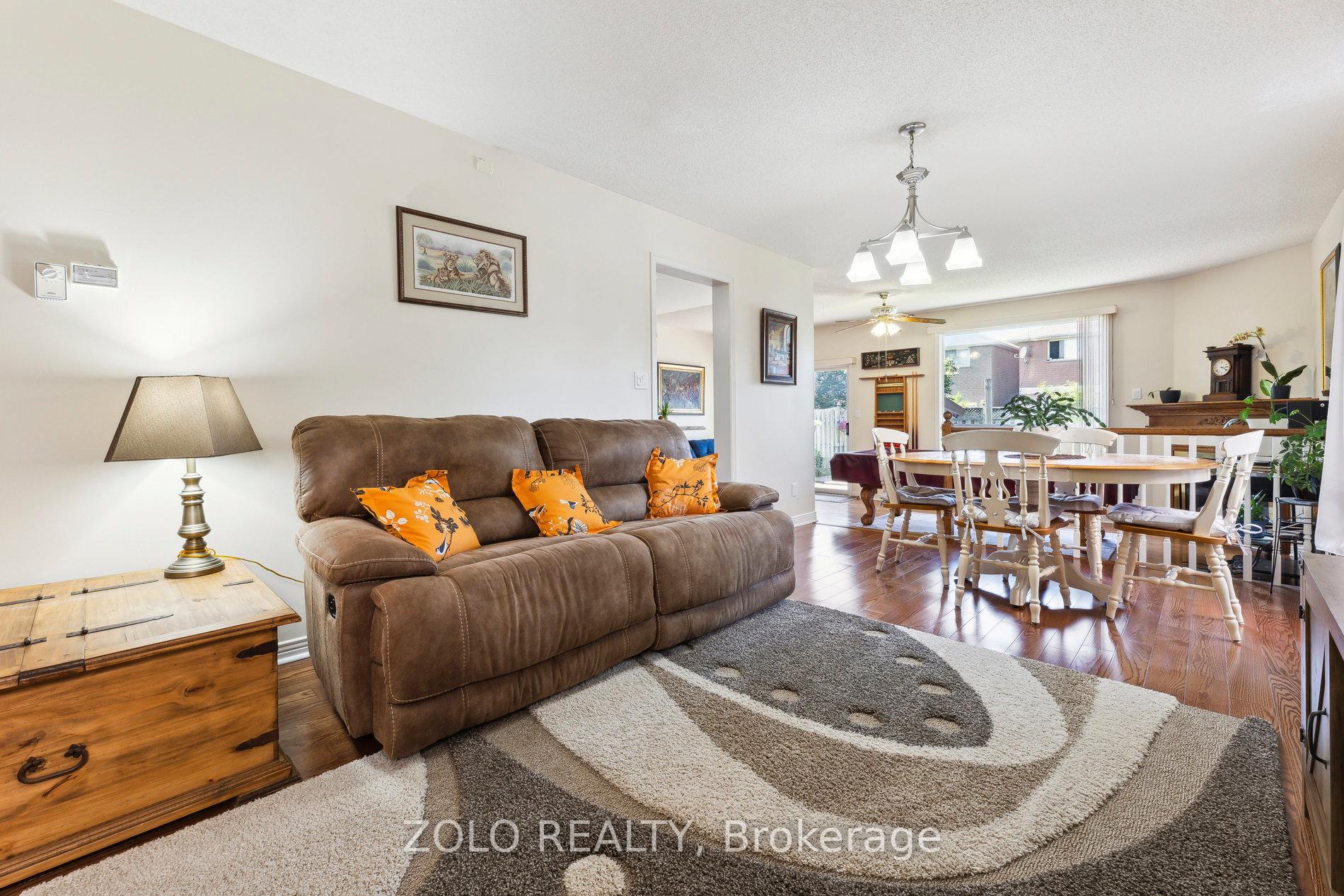 Photo 8 of 44 Stagemaster Crescent, Clarington, Courtice — HOMEH