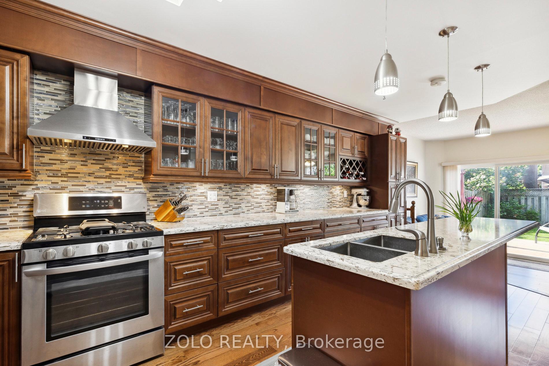 Photo 17 of 44 Stagemaster Crescent, Clarington, Courtice — HOMEH