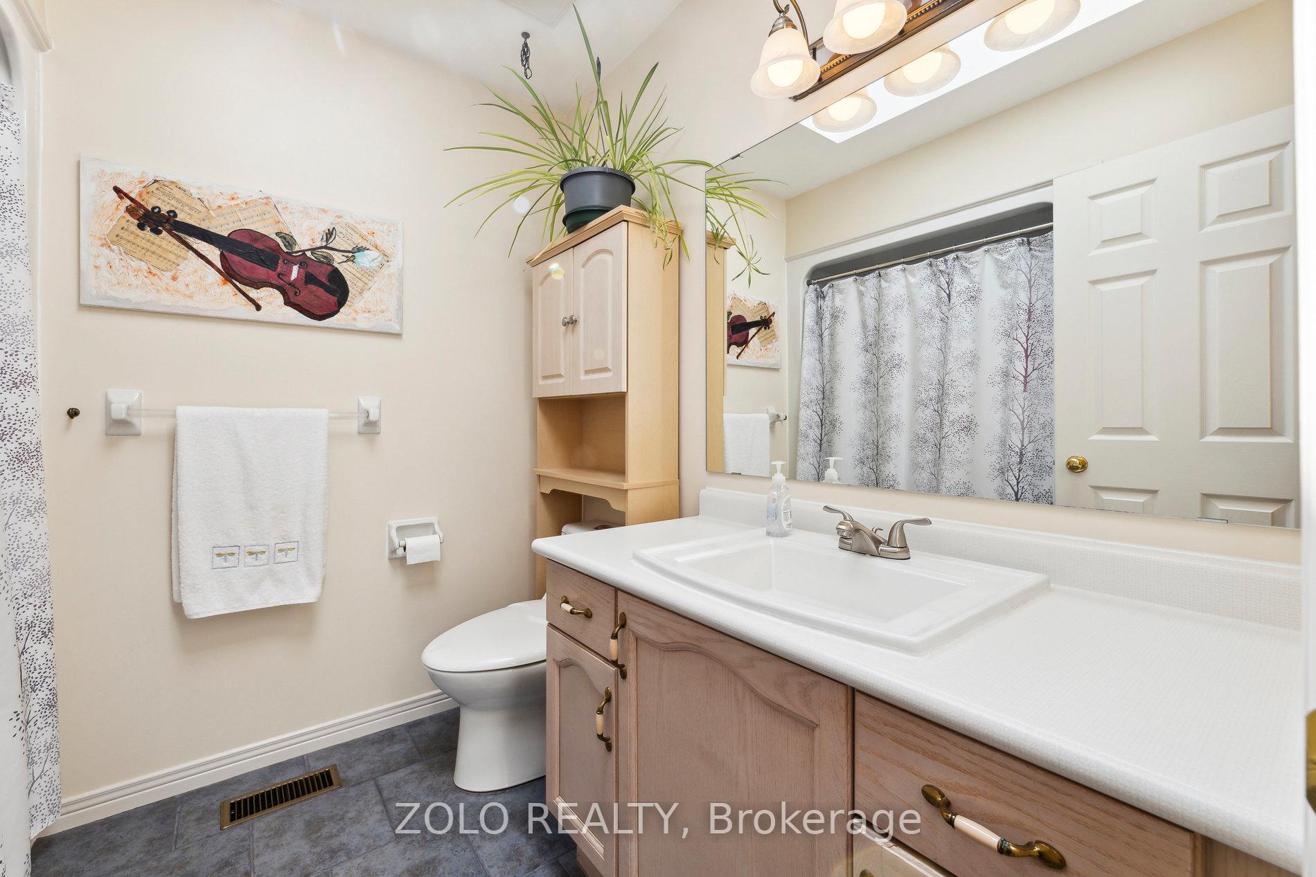 Photo 31 of 44 Stagemaster Crescent, Clarington, Courtice — HOMEH