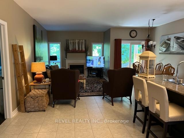 Photo 9 of 82 Versailles Crescent, Barrie, Rural Barrie Southeast — HOMEH