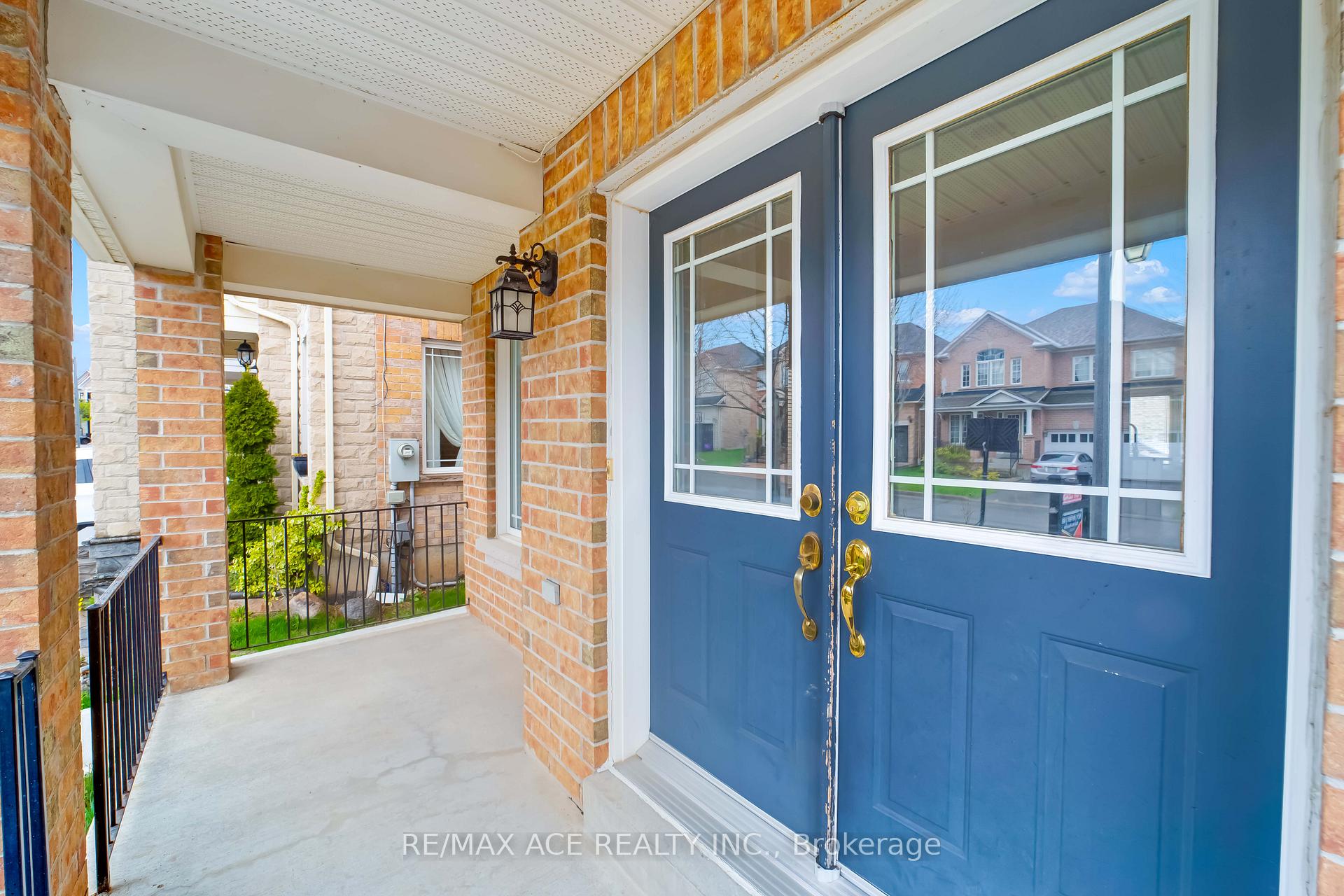 Photo 4 of Unit MAIN, 28 Cantwell Crescent, Ajax, Northeast Ajax — HOMEH