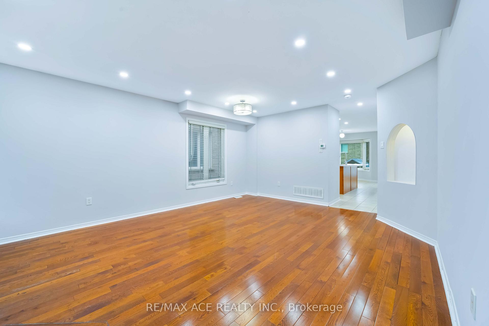 Photo 6 of Unit MAIN, 28 Cantwell Crescent, Ajax, Northeast Ajax — HOMEH