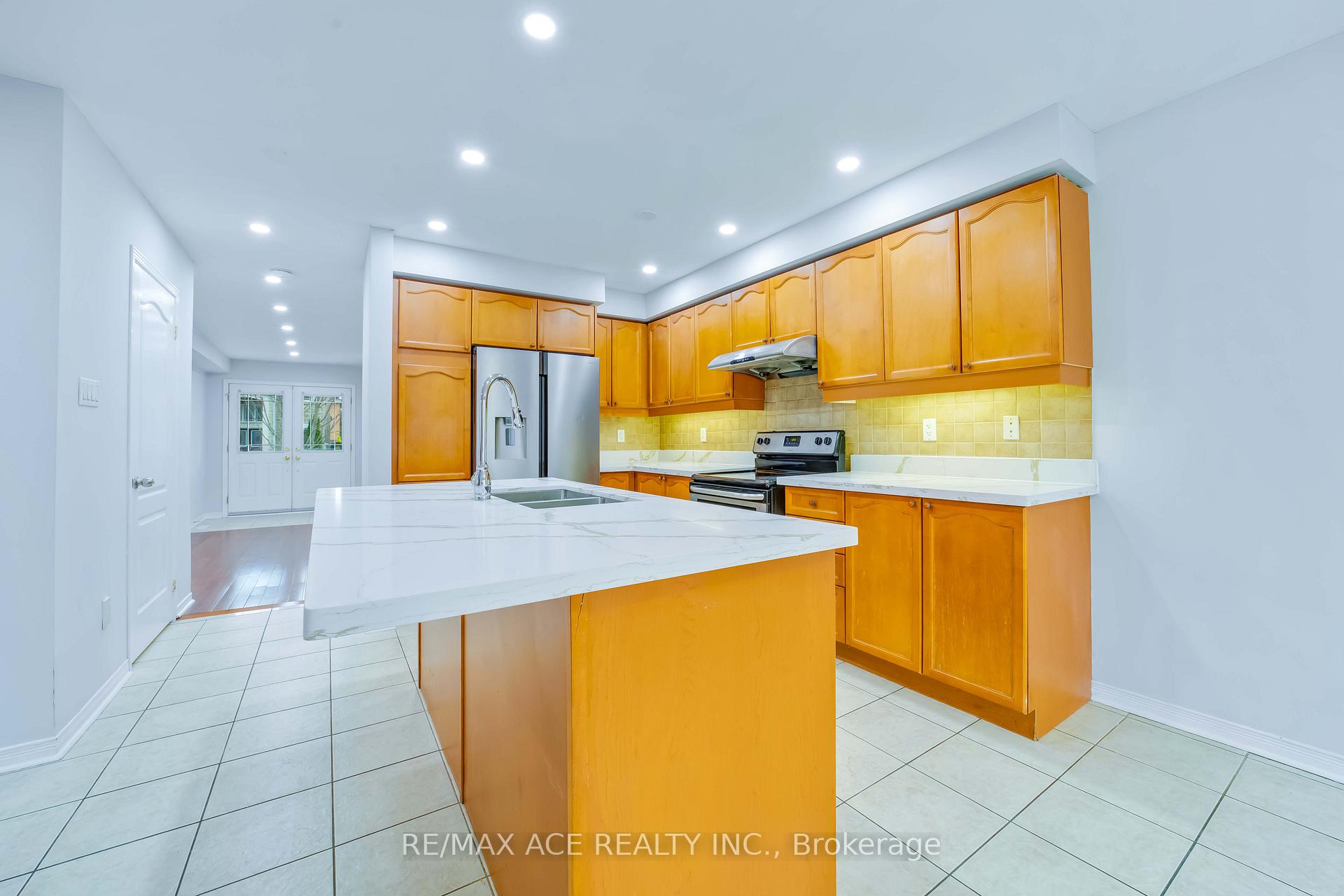Photo 9 of Unit MAIN, 28 Cantwell Crescent, Ajax, Northeast Ajax — HOMEH