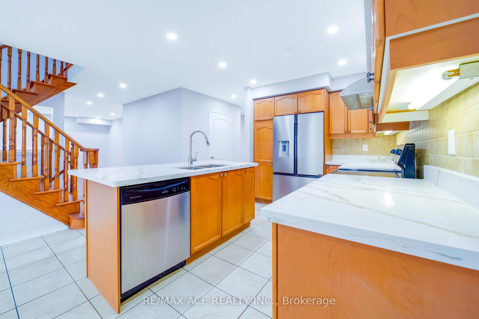 Photo 10 of Unit MAIN, 28 Cantwell Crescent, Ajax, Northeast Ajax — HOMEH