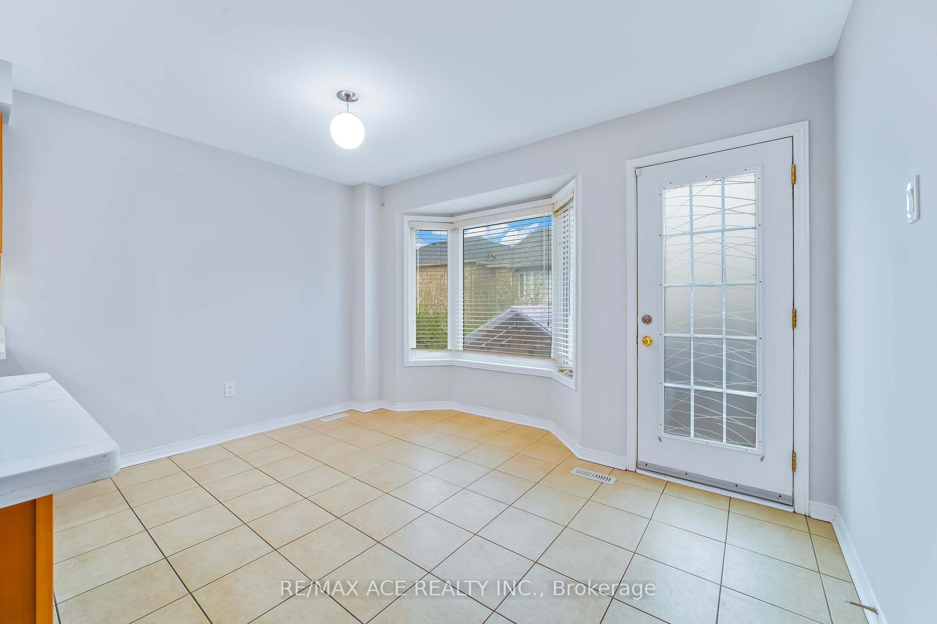 Photo 11 of Unit MAIN, 28 Cantwell Crescent, Ajax, Northeast Ajax — HOMEH