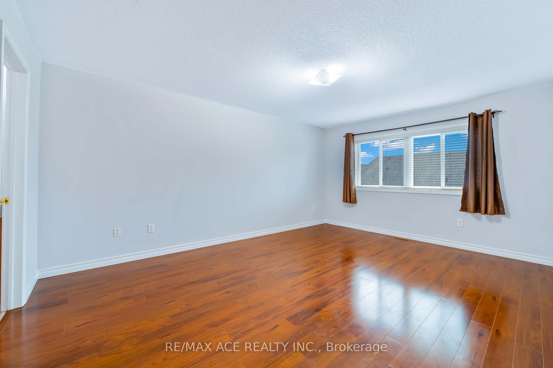Photo 19 of Unit MAIN, 28 Cantwell Crescent, Ajax, Northeast Ajax — HOMEH