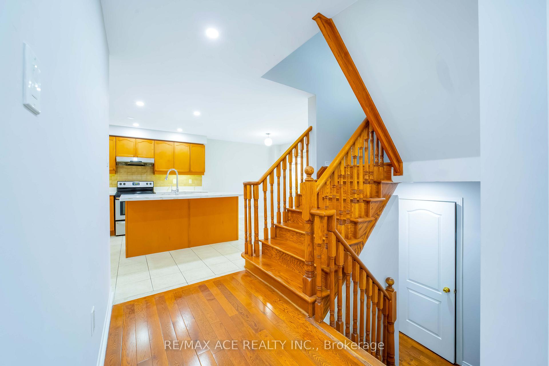 Photo 29 of Unit MAIN, 28 Cantwell Crescent, Ajax, Northeast Ajax — HOMEH