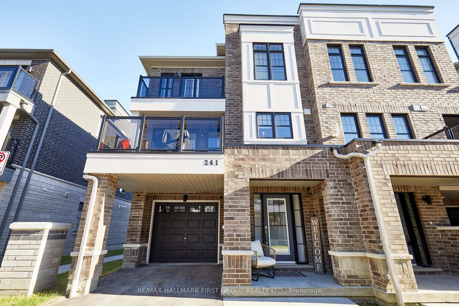 Photo 3 of 241 Lord Elgin Lane, Clarington, Bowmanville — HOMEH