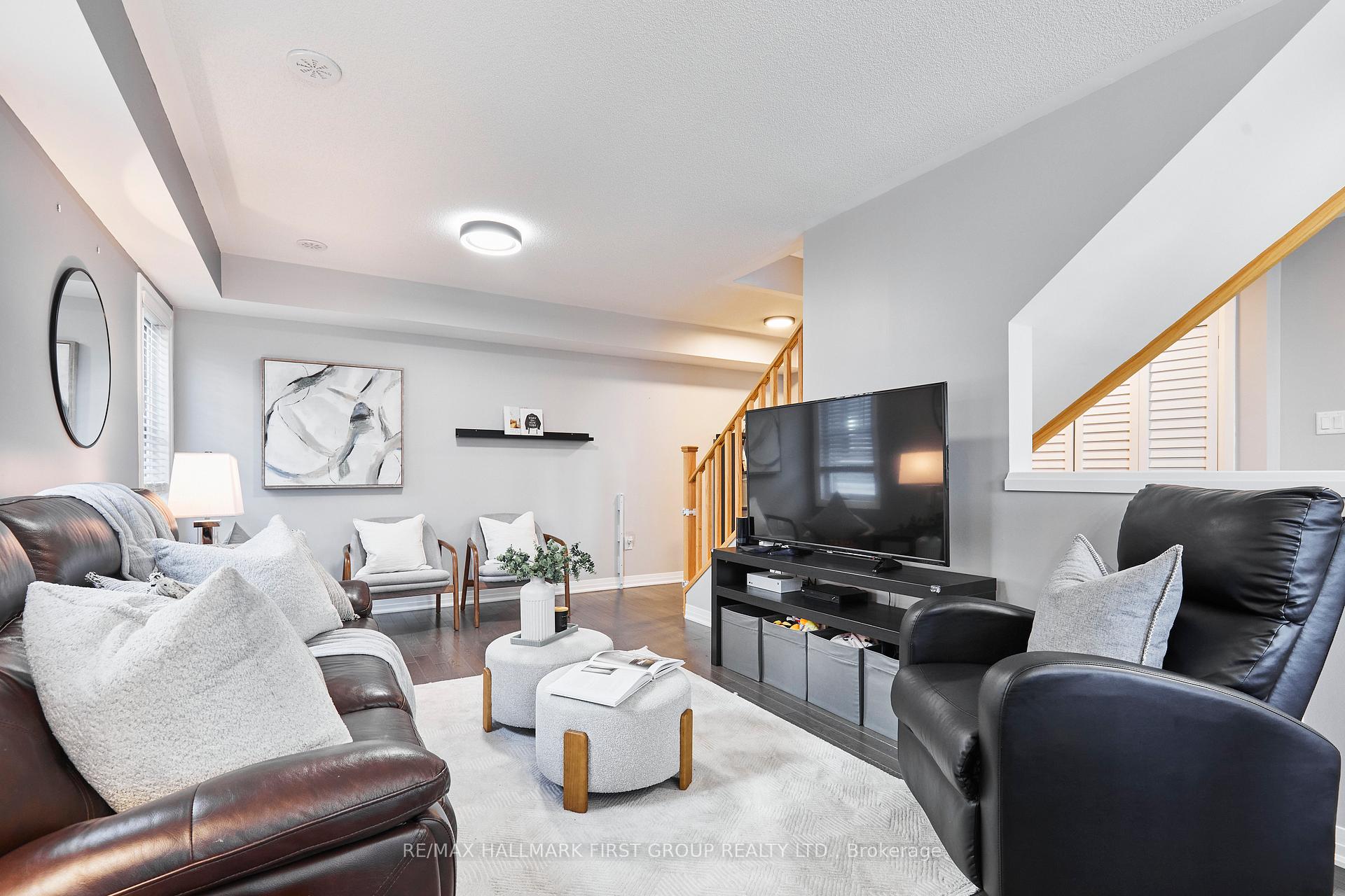 Photo 4 of 241 Lord Elgin Lane, Clarington, Bowmanville — HOMEH