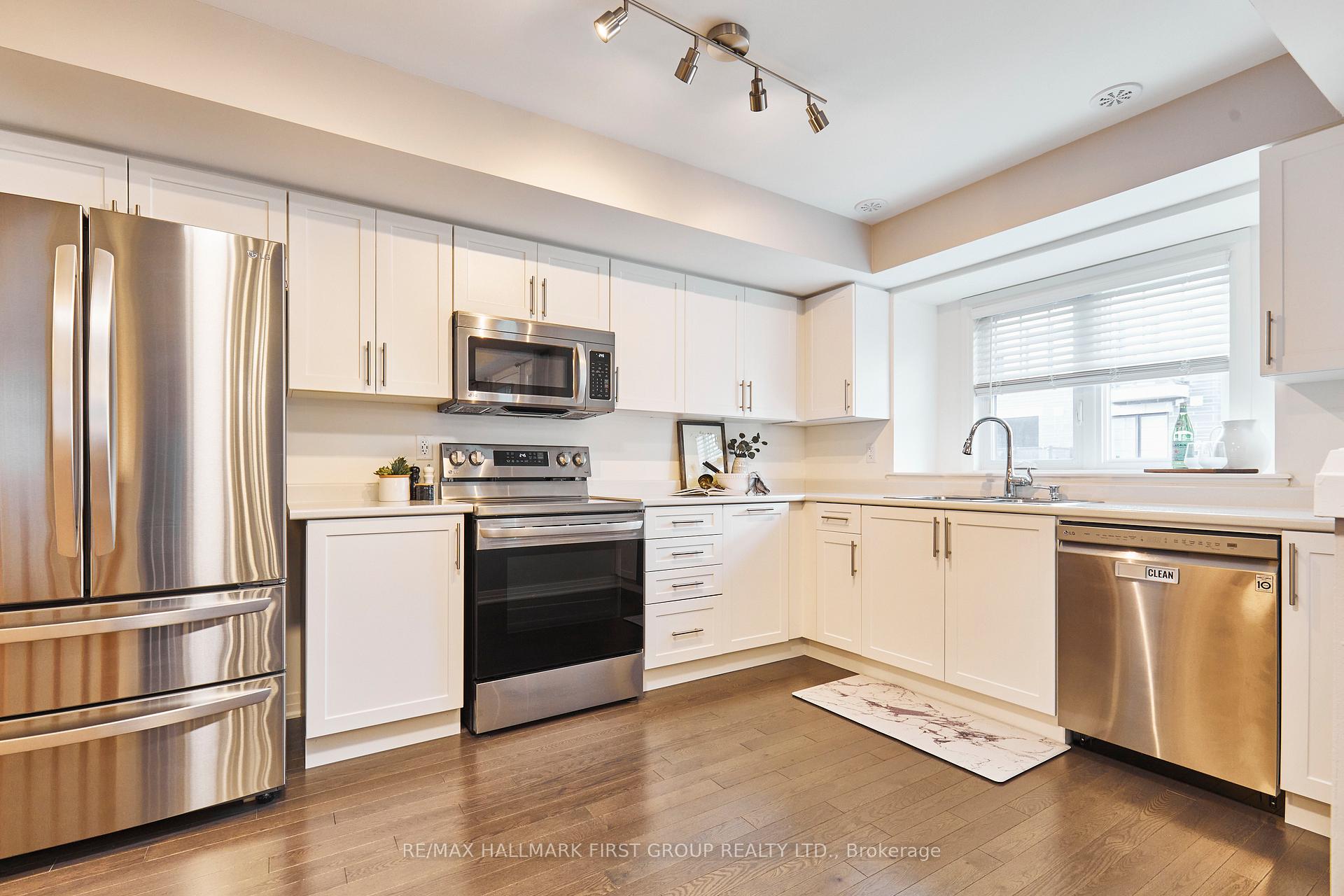 Photo 12 of 241 Lord Elgin Lane, Clarington, Bowmanville — HOMEH