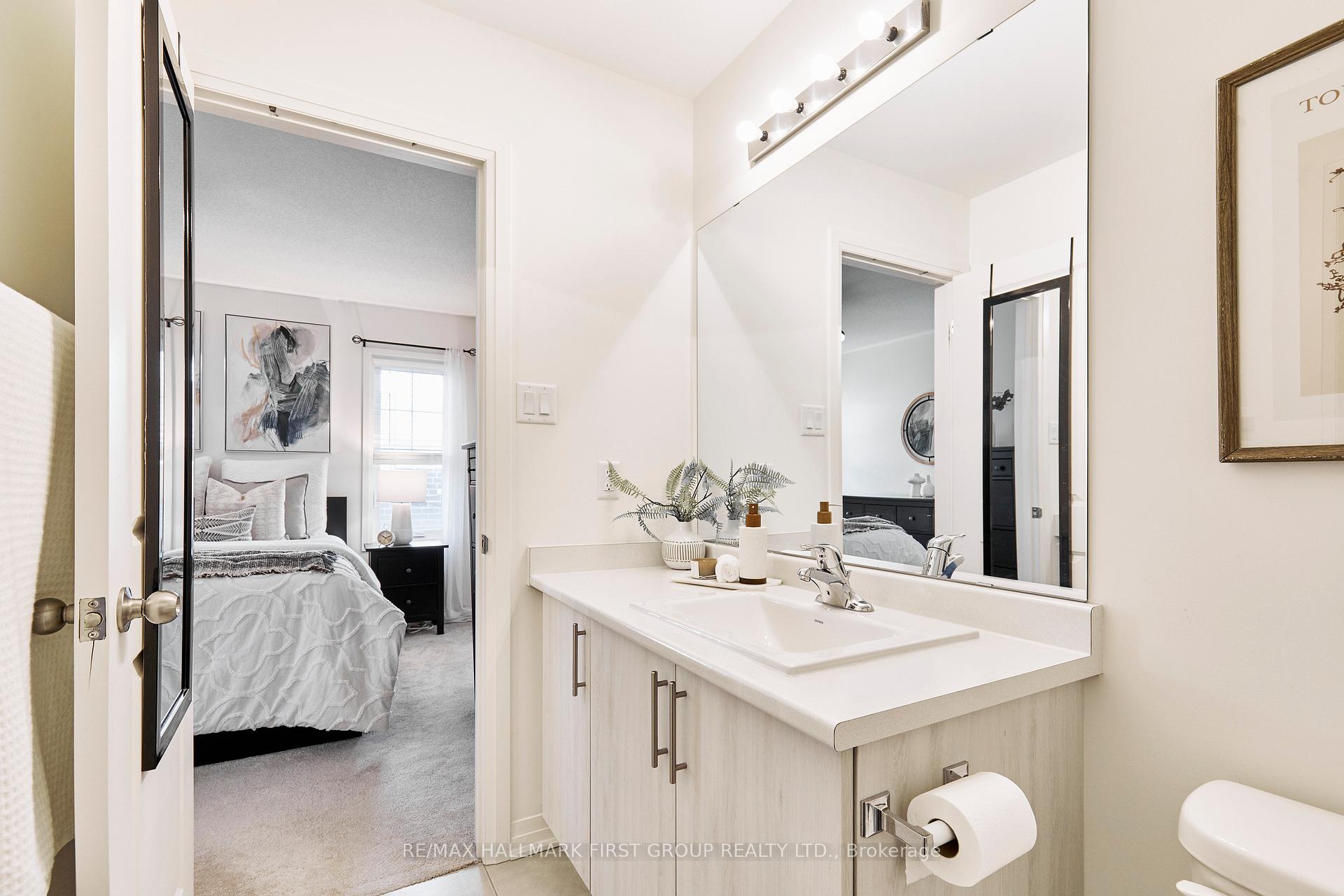 Photo 19 of 241 Lord Elgin Lane, Clarington, Bowmanville — HOMEH