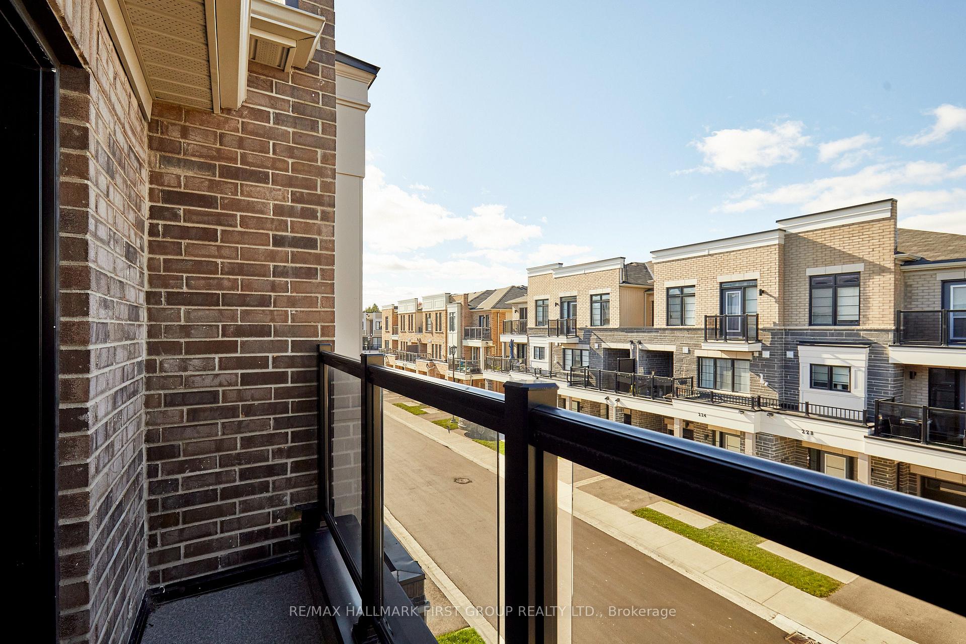 Photo 33 of 241 Lord Elgin Lane, Clarington, Bowmanville — HOMEH