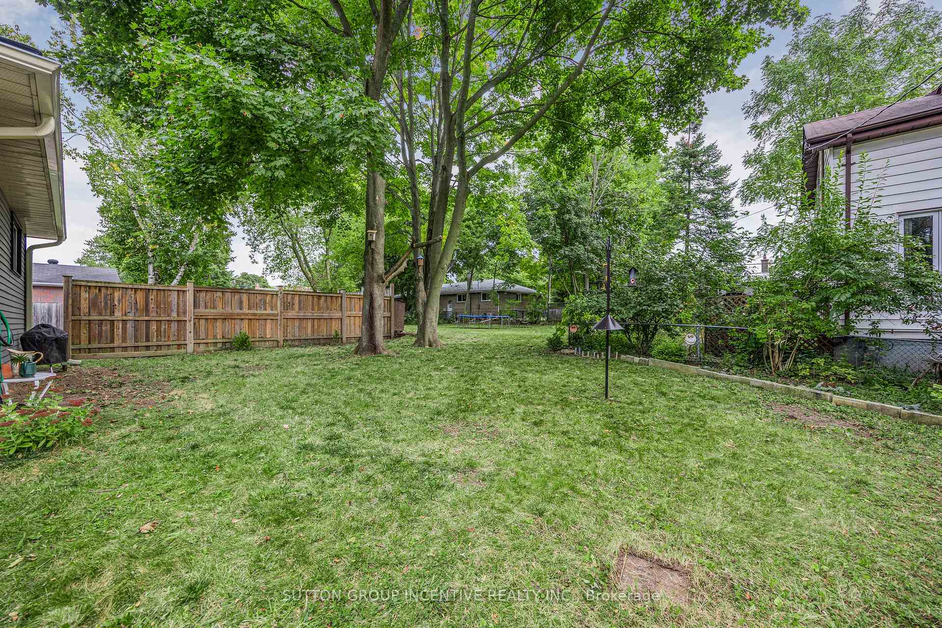 Photo 8 of 133 Gunn Street, Barrie, Wellington — HOMEH