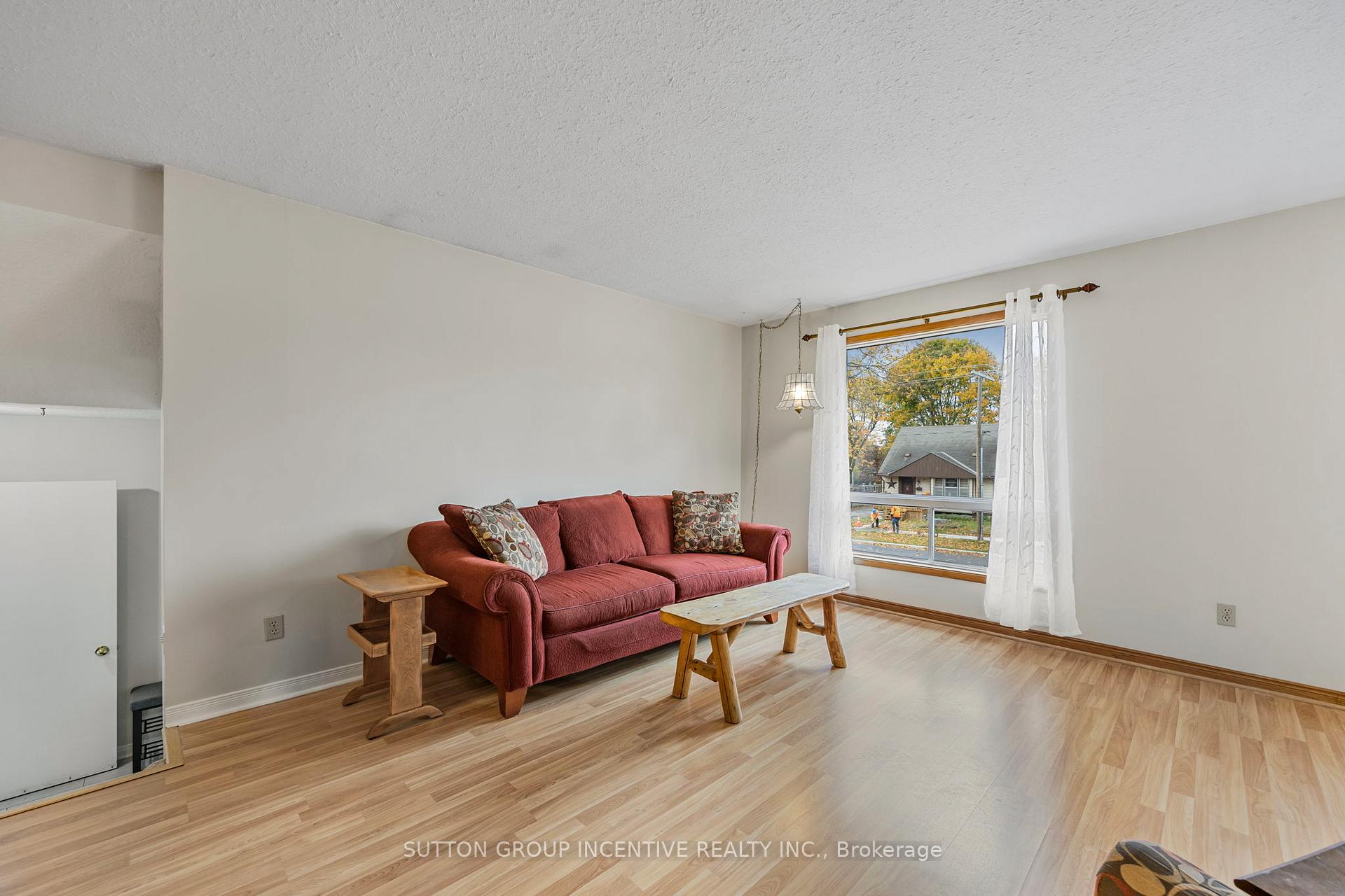Photo 12 of 133 Gunn Street, Barrie, Wellington — HOMEH