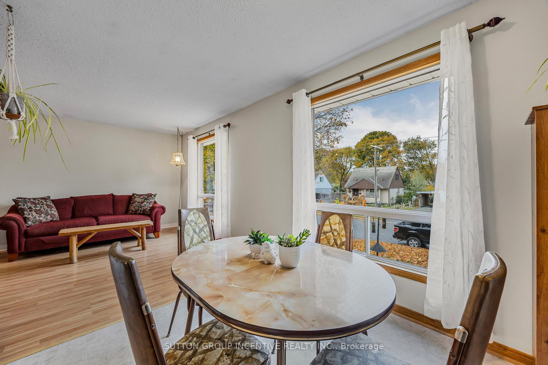 Photo 13 of 133 Gunn Street, Barrie, Wellington — HOMEH
