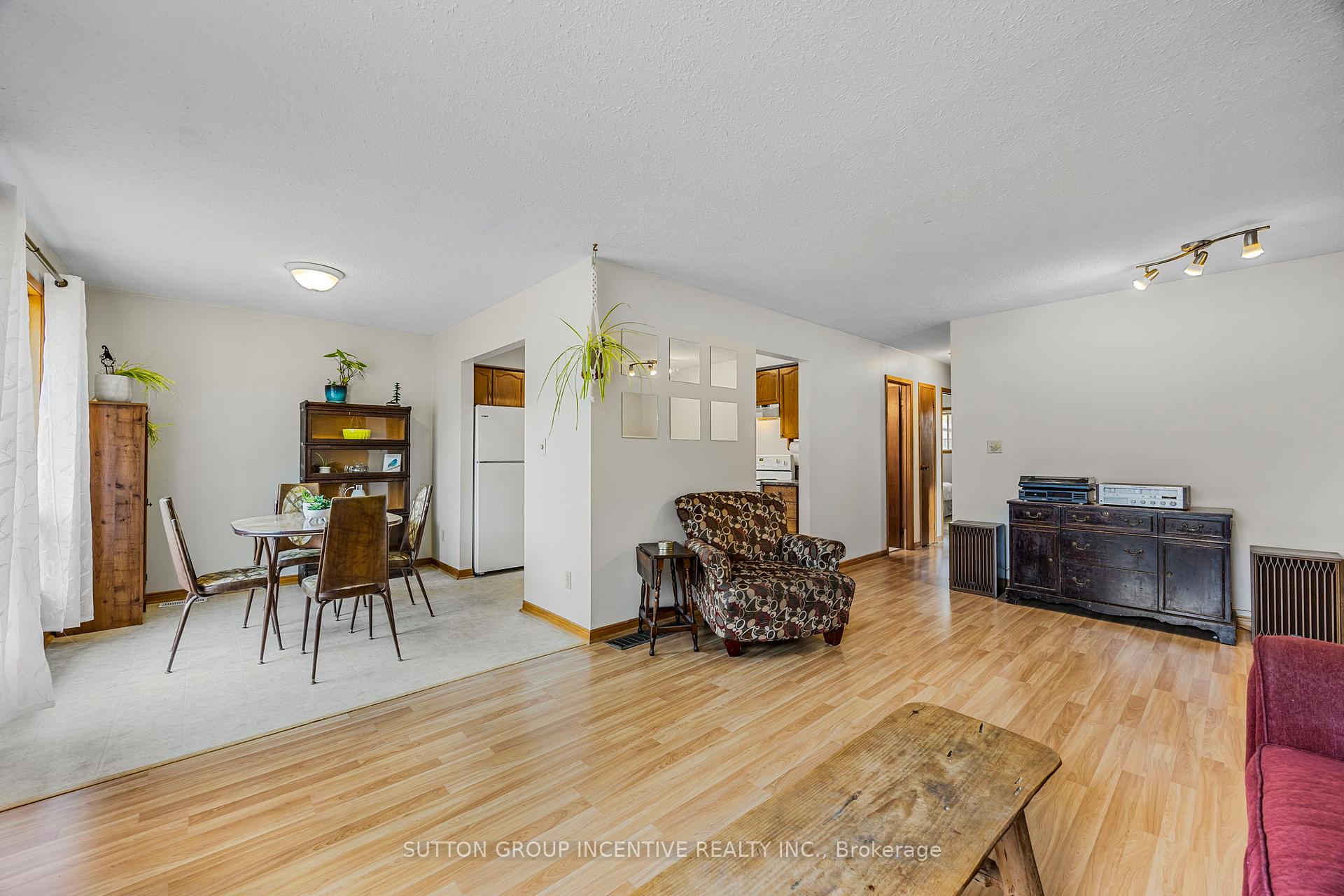 Photo 15 of 133 Gunn Street, Barrie, Wellington — HOMEH