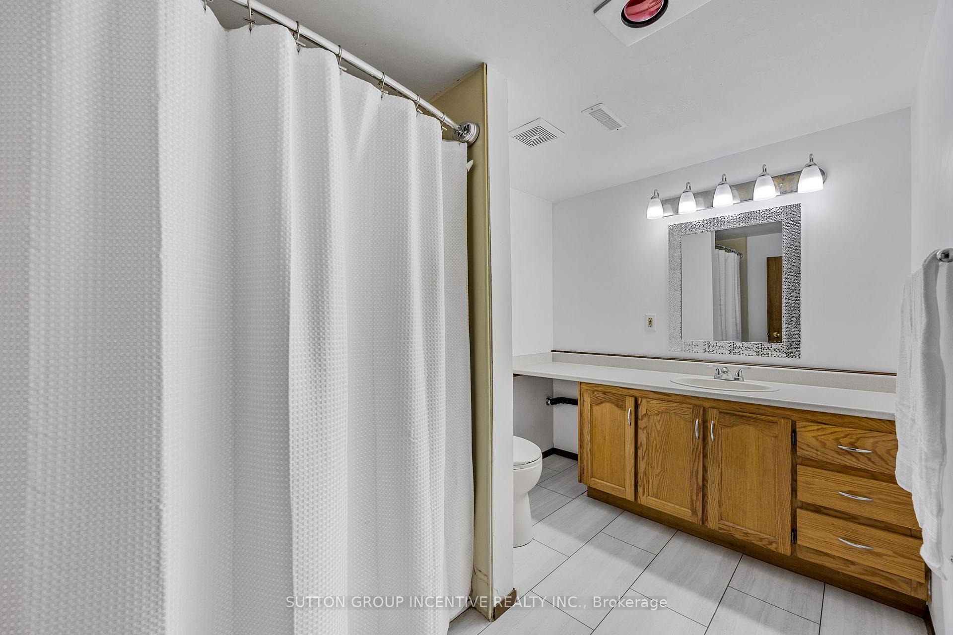 Photo 31 of 133 Gunn Street, Barrie, Wellington — HOMEH