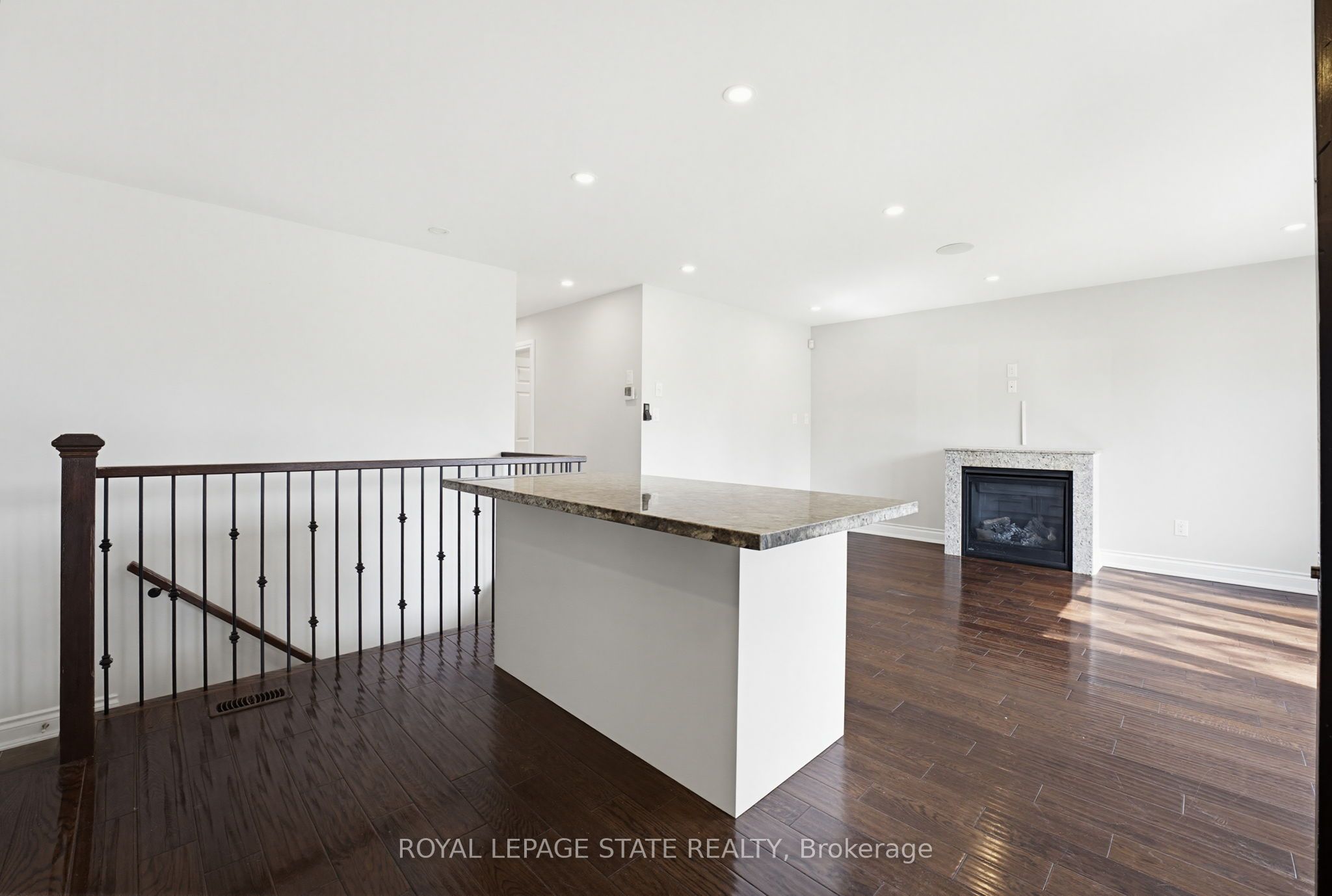 Photo 56 of 157 Hoover Crescent, Hamilton, Balfour — HOMEH