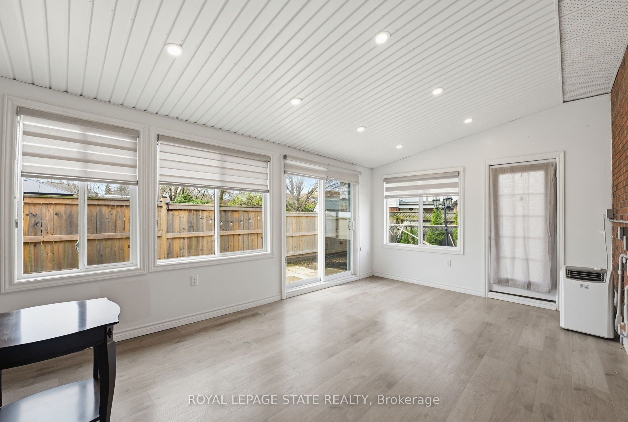 Photo 63 of 157 Hoover Crescent, Hamilton, Balfour — HOMEH