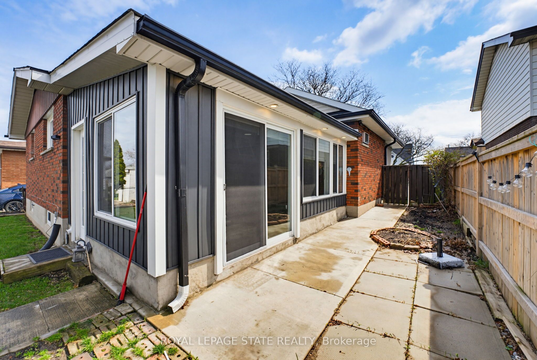 Photo 74 of 157 Hoover Crescent, Hamilton, Balfour — HOMEH