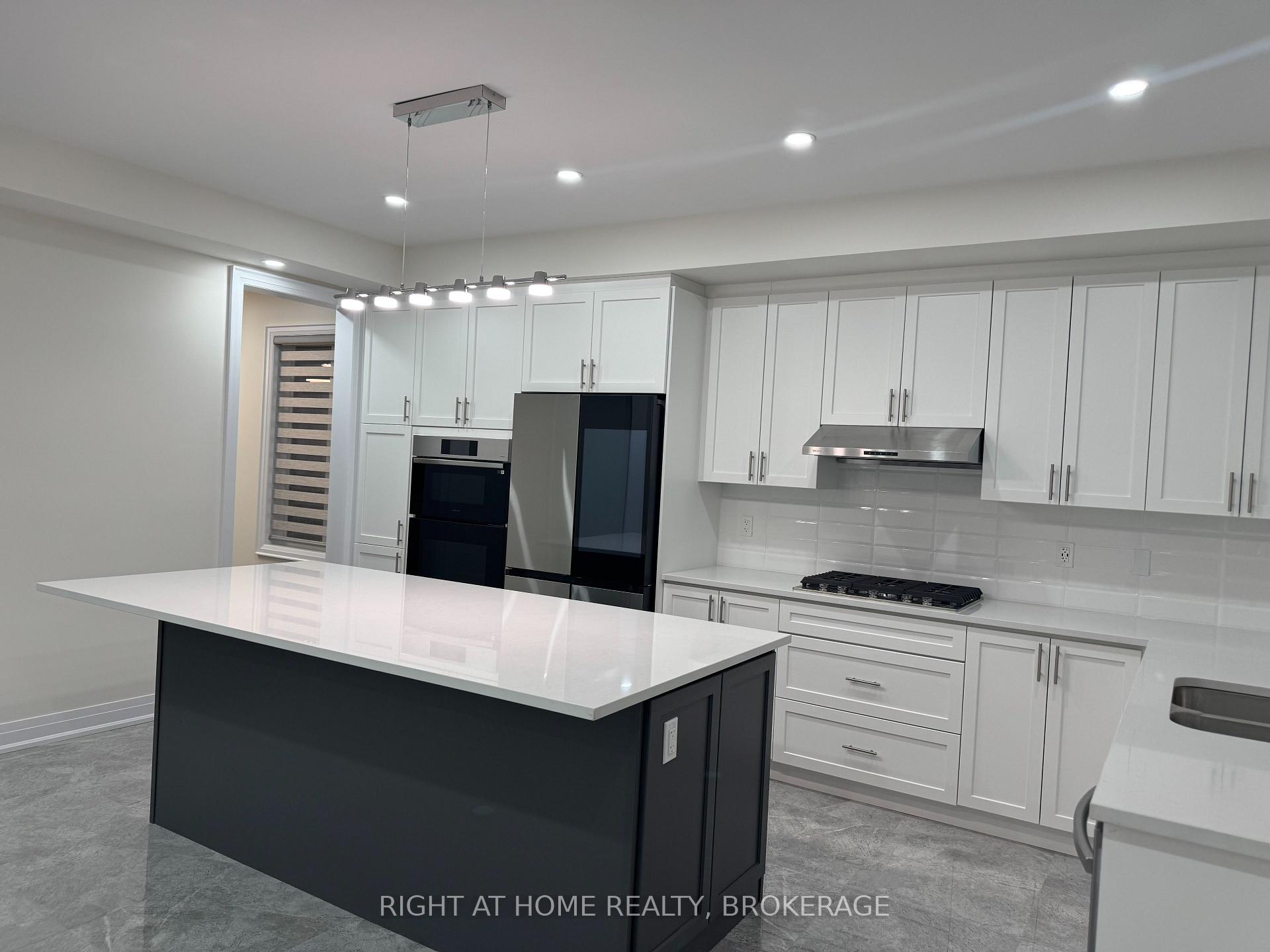 Photo 4 of 19 Hoad Street E, Clarington, Newcastle — HOMEH