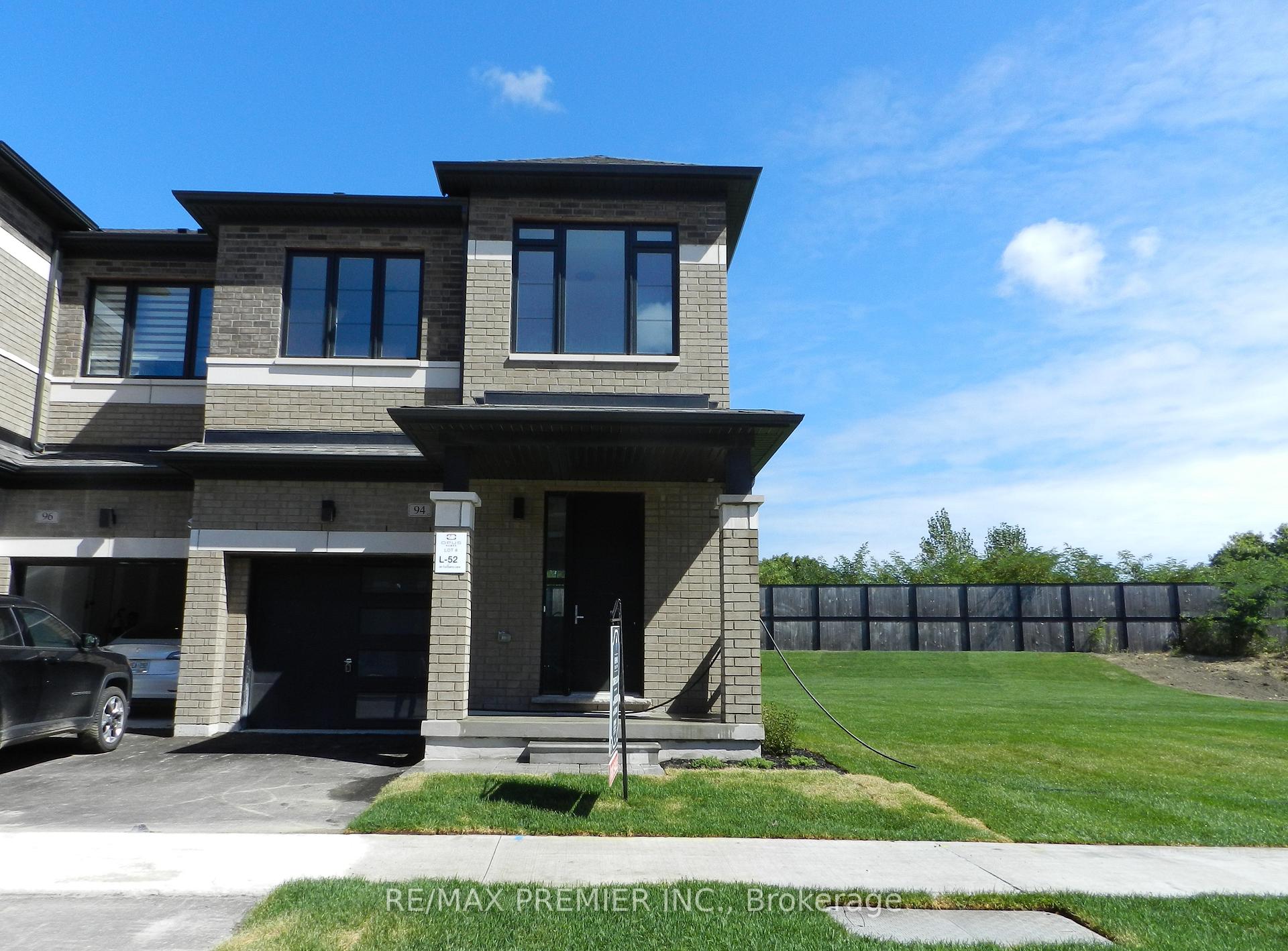 Front of 94 Turnberry Lane
