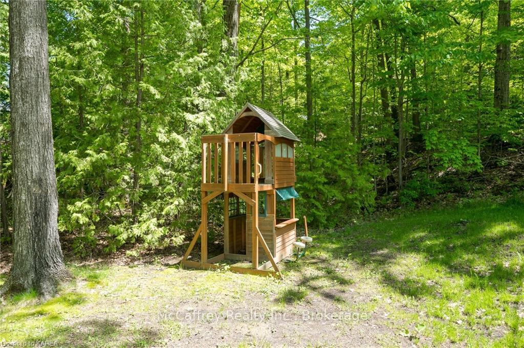 Photo 25 of Unit A, 1028 Shoepack Lane, Frontenac, Frontenac North — HOMEH