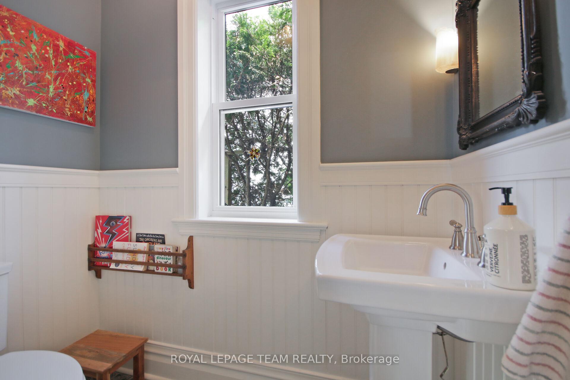 Photo 12 of 565 Westminster Avenue, Ottawa, McKellar/Highland — HOMEH