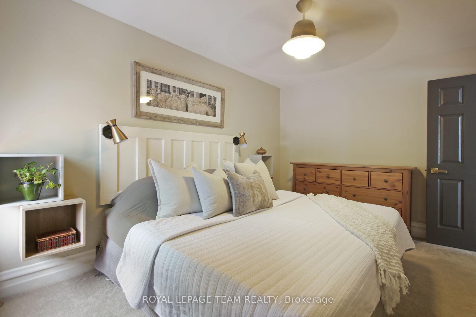 Photo 23 of 565 Westminster Avenue, Ottawa, McKellar/Highland — HOMEH