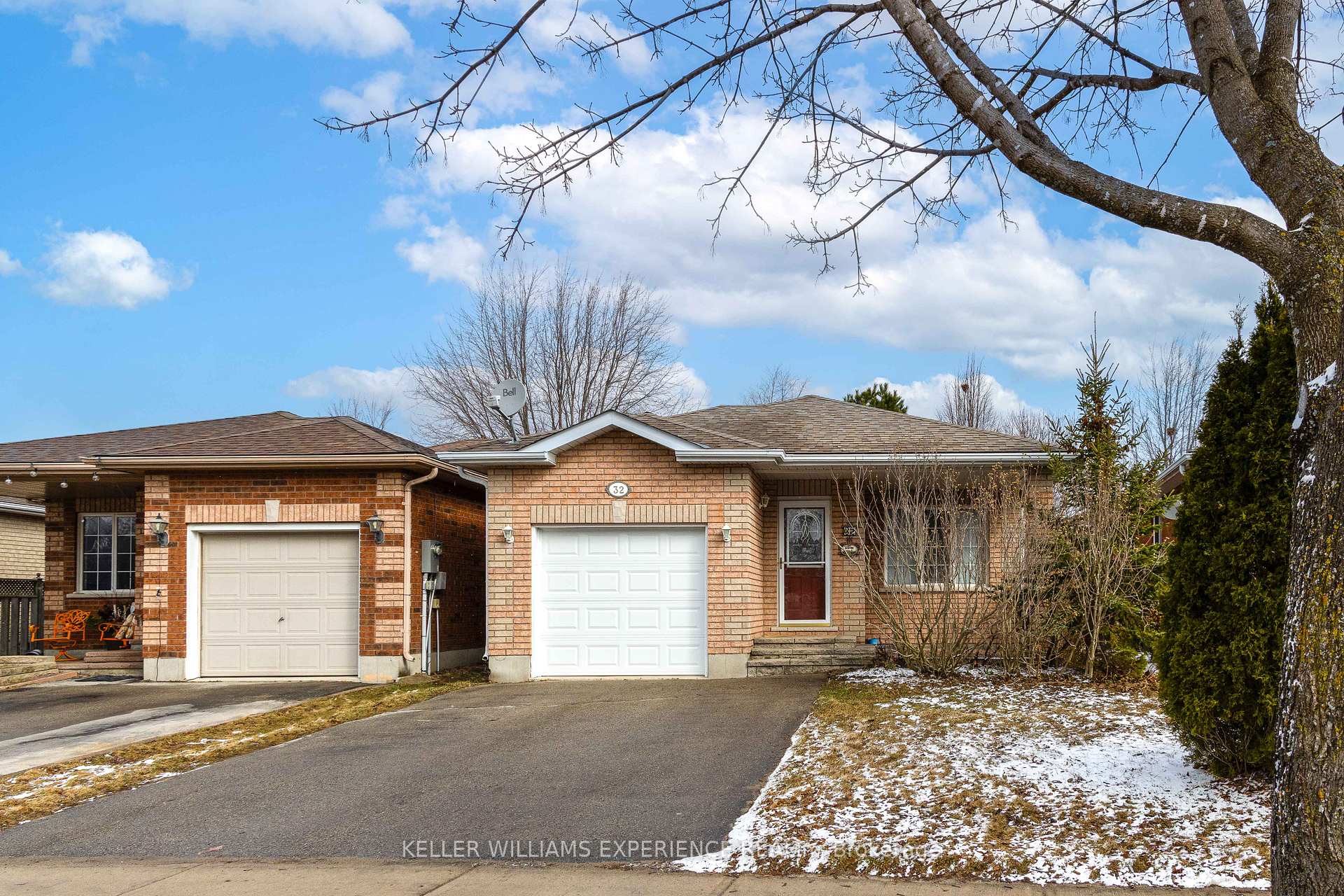 Photo 3 of 32 Lucas Avenue, Barrie, Holly — HOMEH