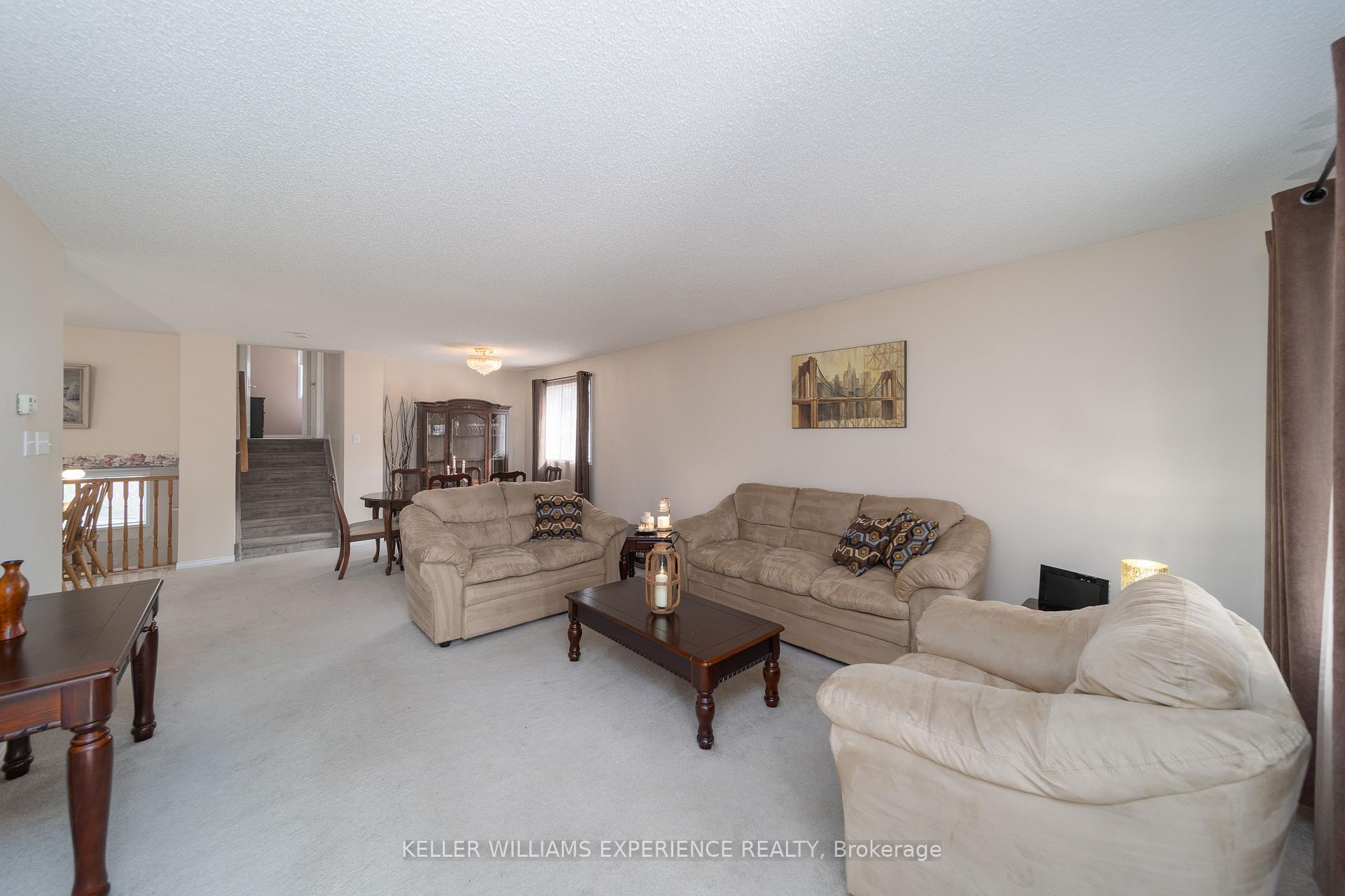 Photo 4 of 32 Lucas Avenue, Barrie, Holly — HOMEH