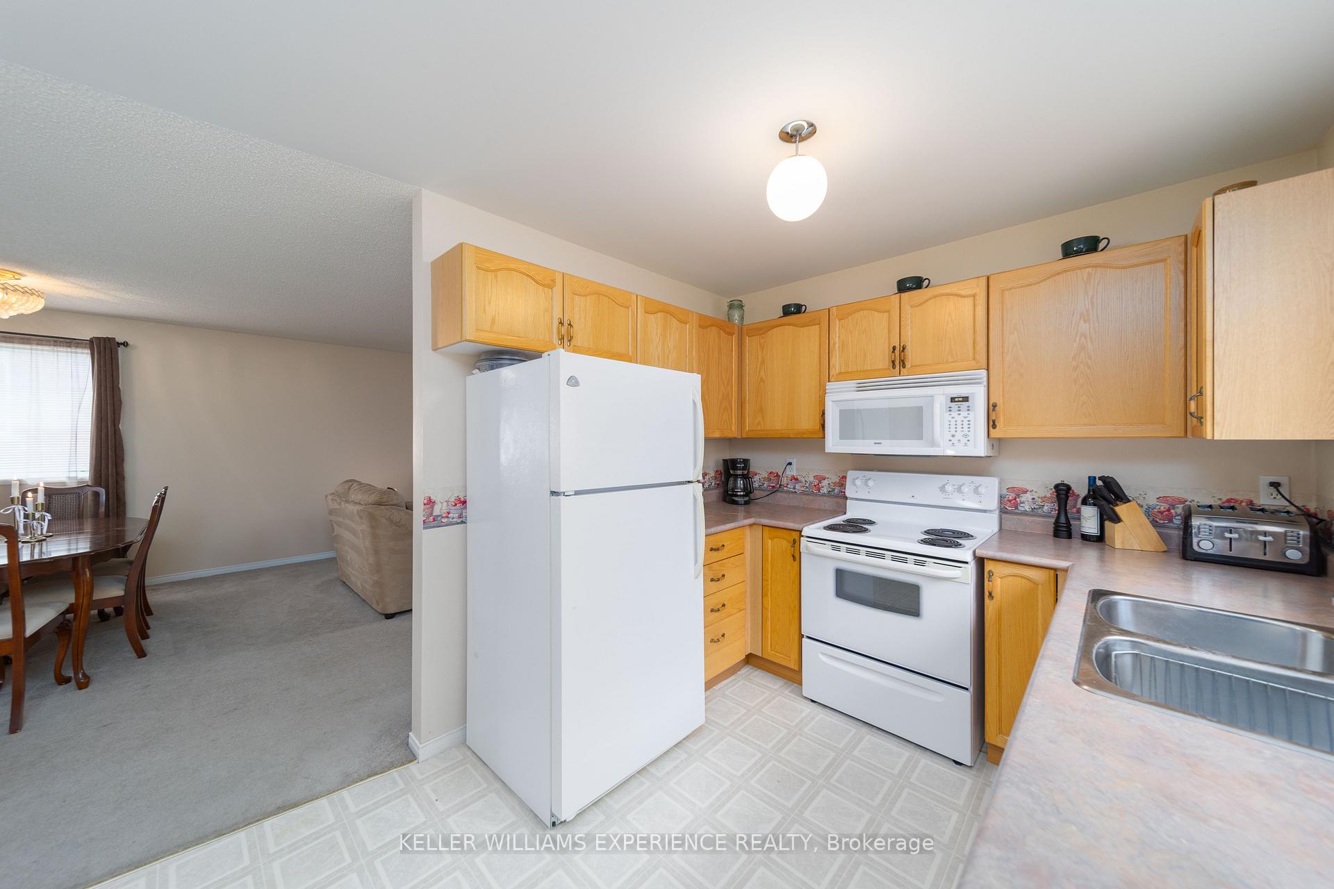 Photo 8 of 32 Lucas Avenue, Barrie, Holly — HOMEH