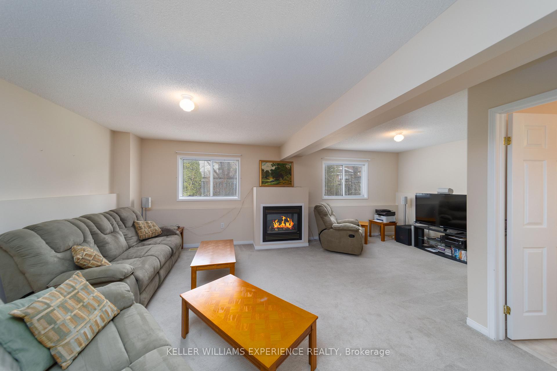 Photo 10 of 32 Lucas Avenue, Barrie, Holly — HOMEH