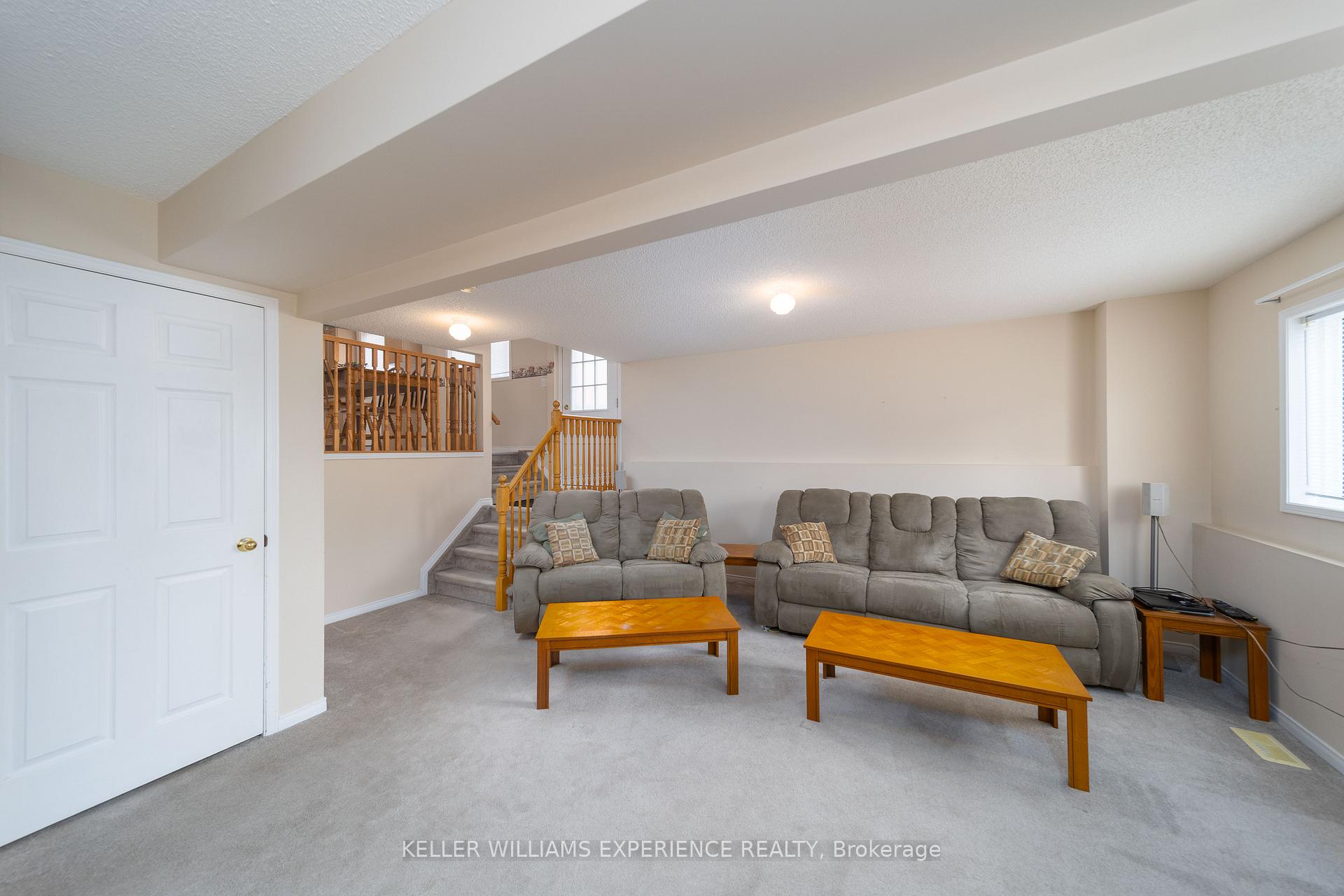 Photo 13 of 32 Lucas Avenue, Barrie, Holly — HOMEH