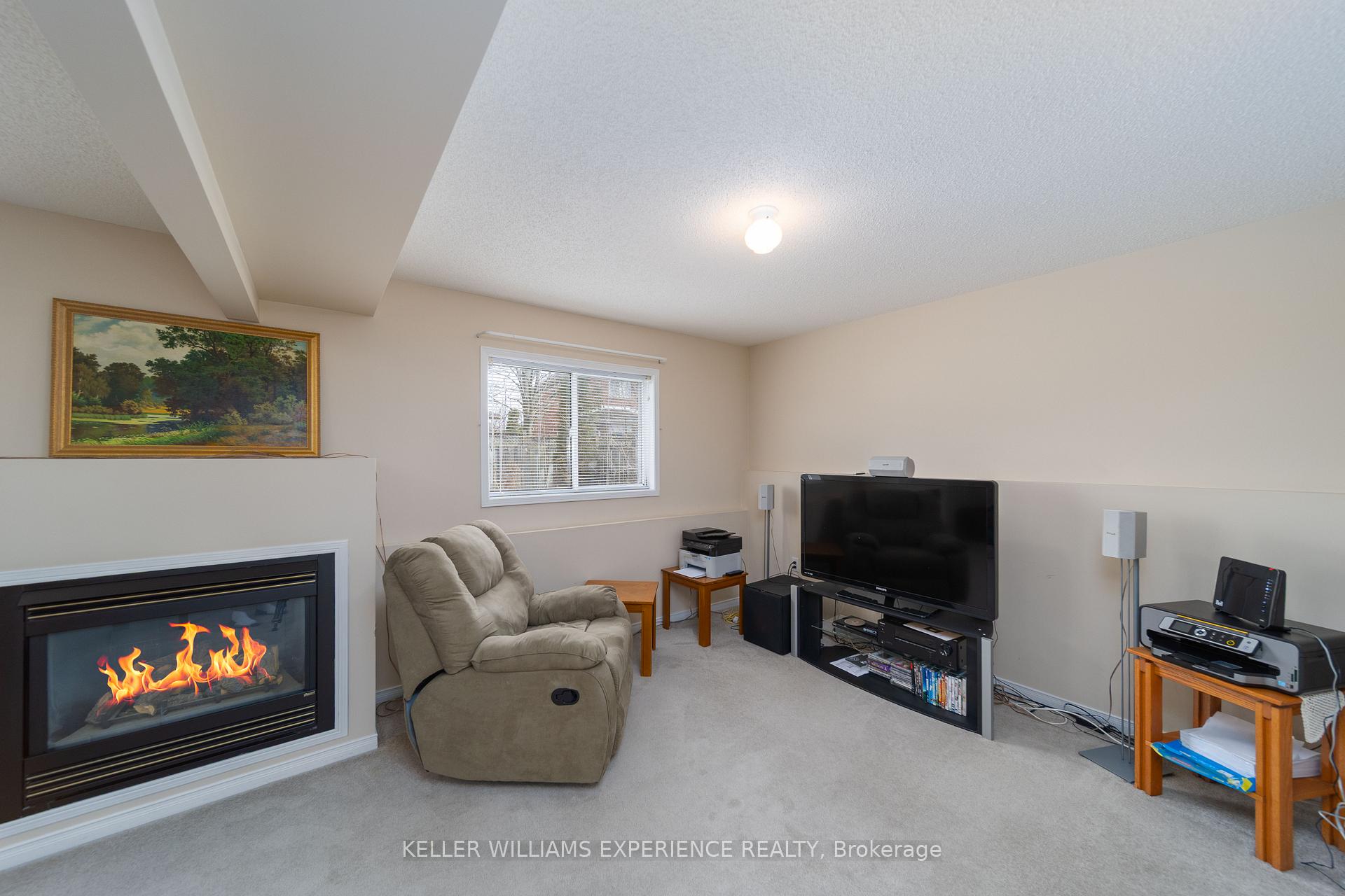 Photo 14 of 32 Lucas Avenue, Barrie, Holly — HOMEH