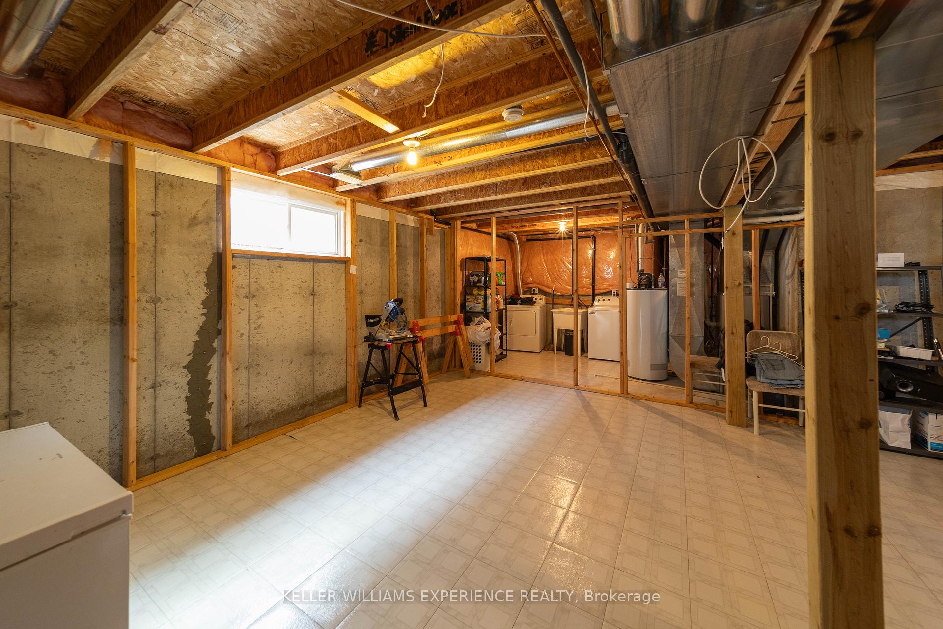 Photo 17 of 32 Lucas Avenue, Barrie, Holly — HOMEH
